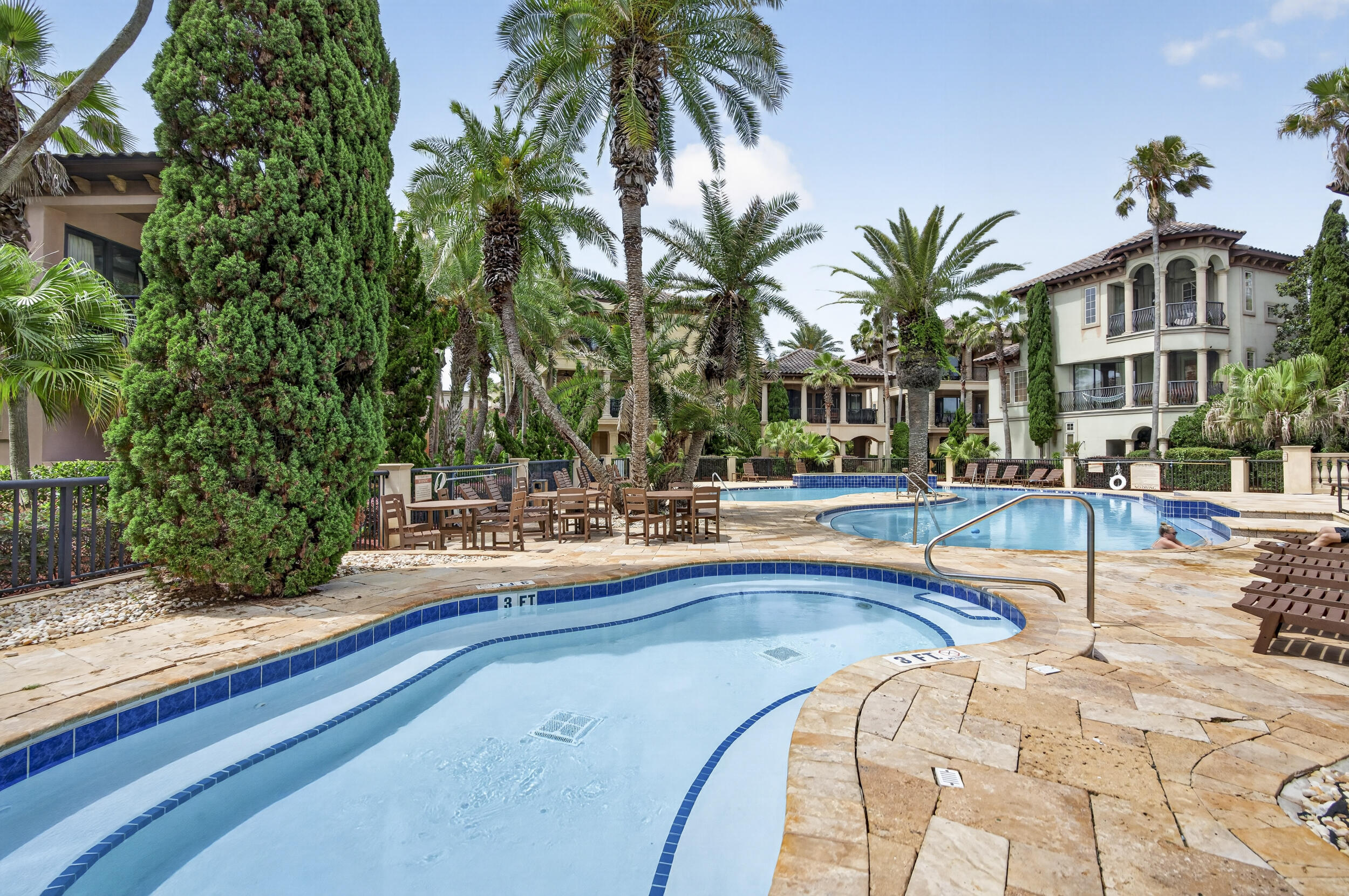 SAINT TROPEZ - Residential