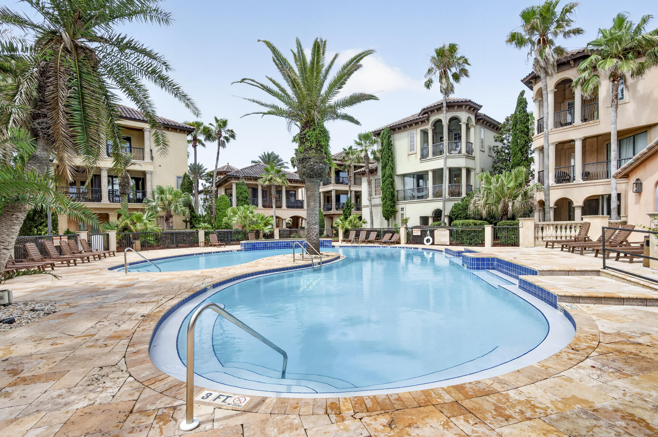 SAINT TROPEZ - Residential