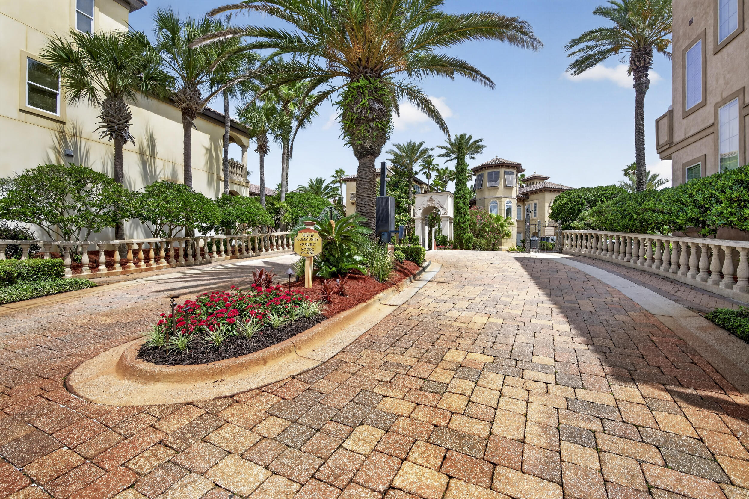 SAINT TROPEZ - Residential