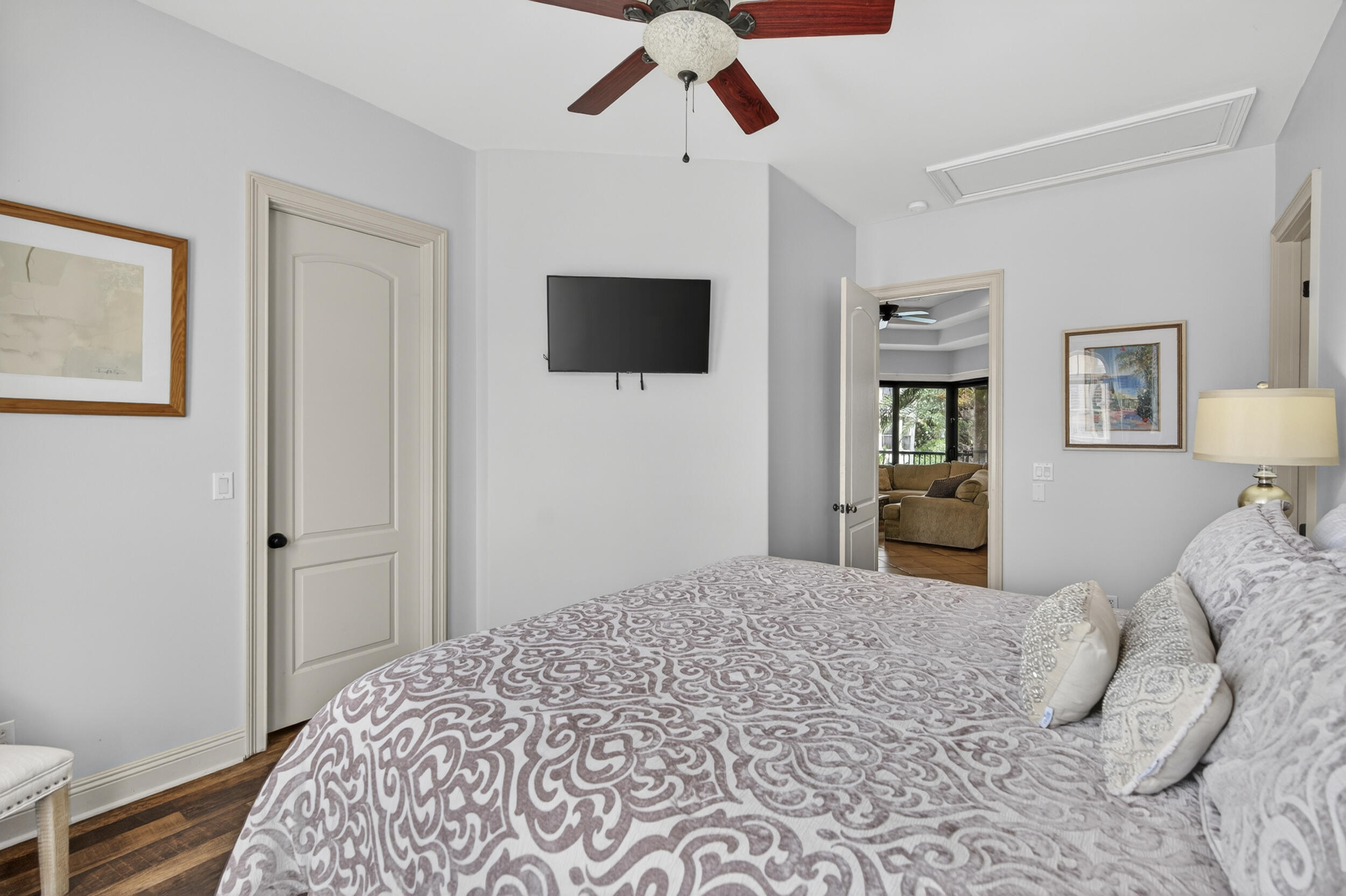 SAINT TROPEZ - Residential