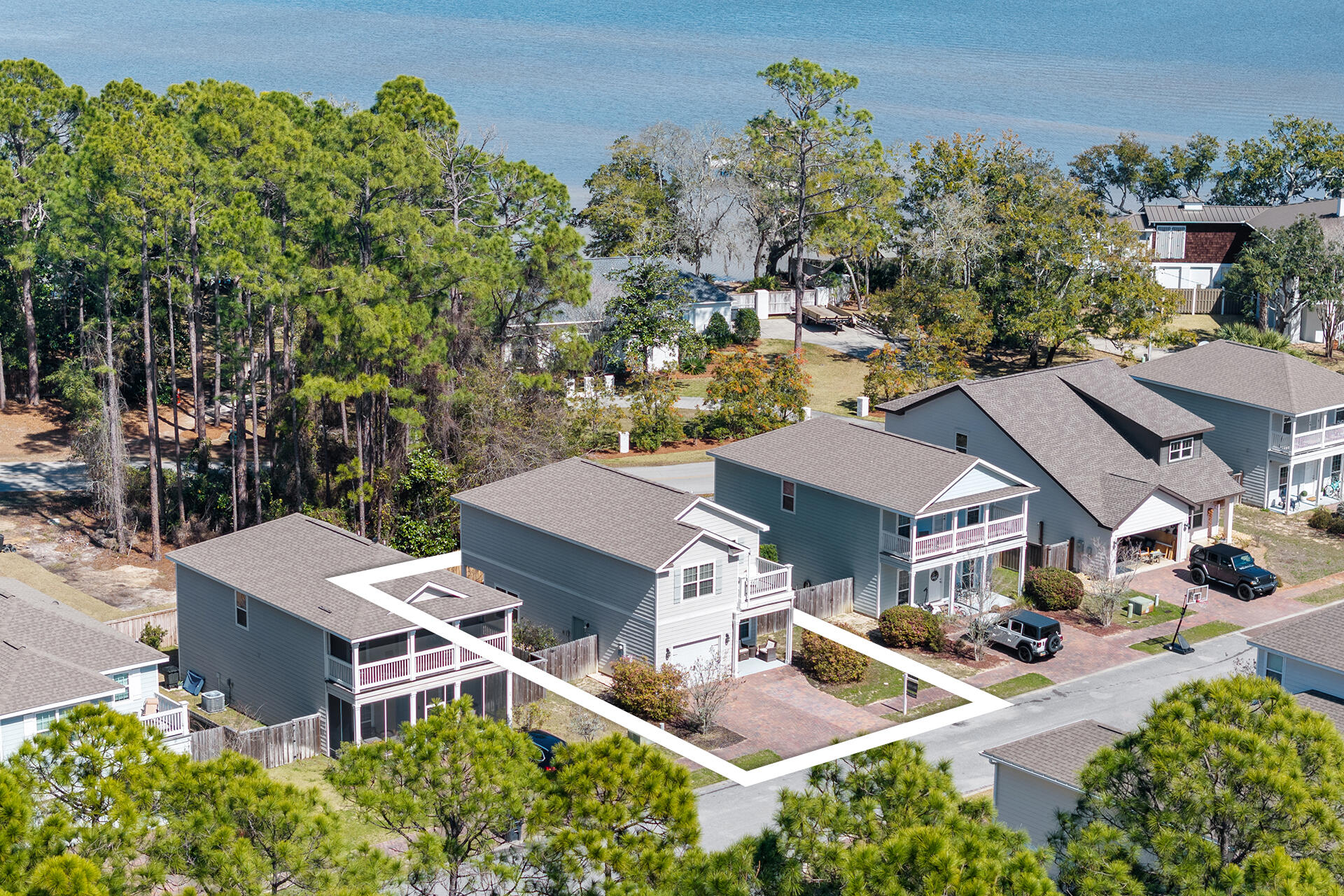 TRANQUILITY BY THE BAY - Residential