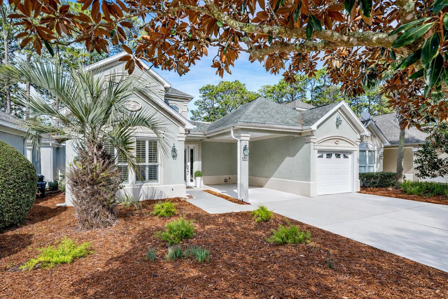 FAIRWAY VILLAS - Residential