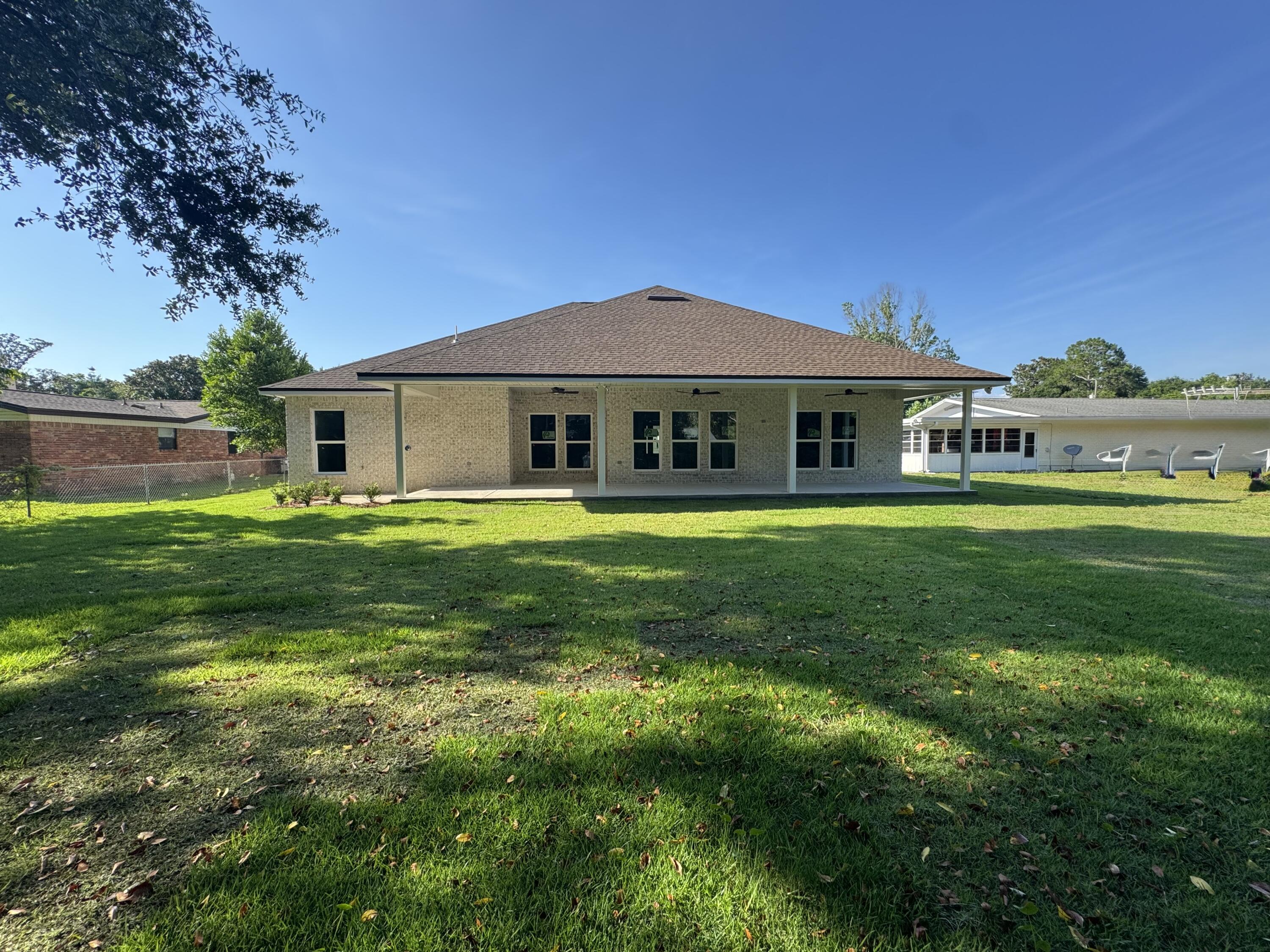 BAYOU POQUITO - Residential