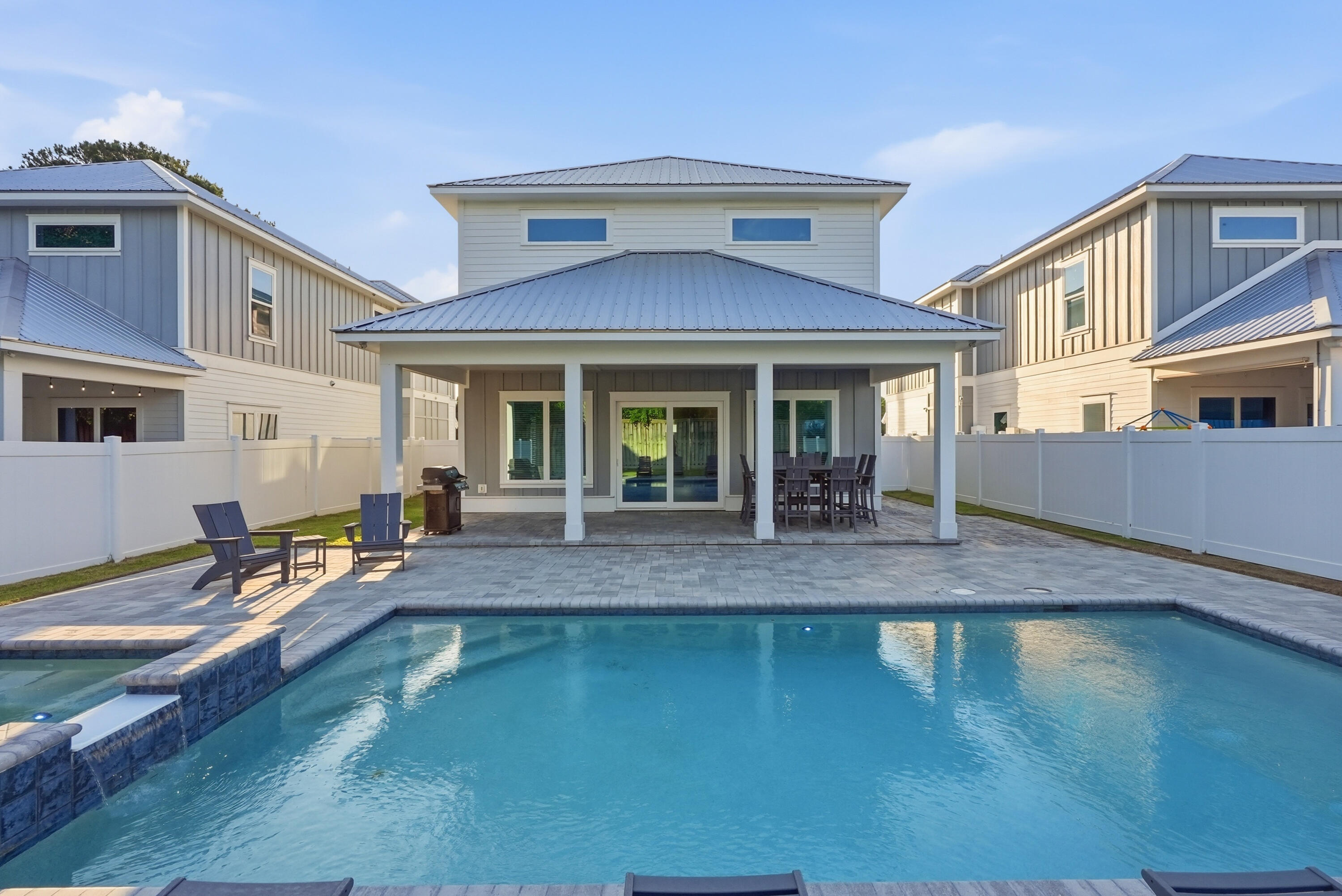 LAGUNA BEACH - Residential