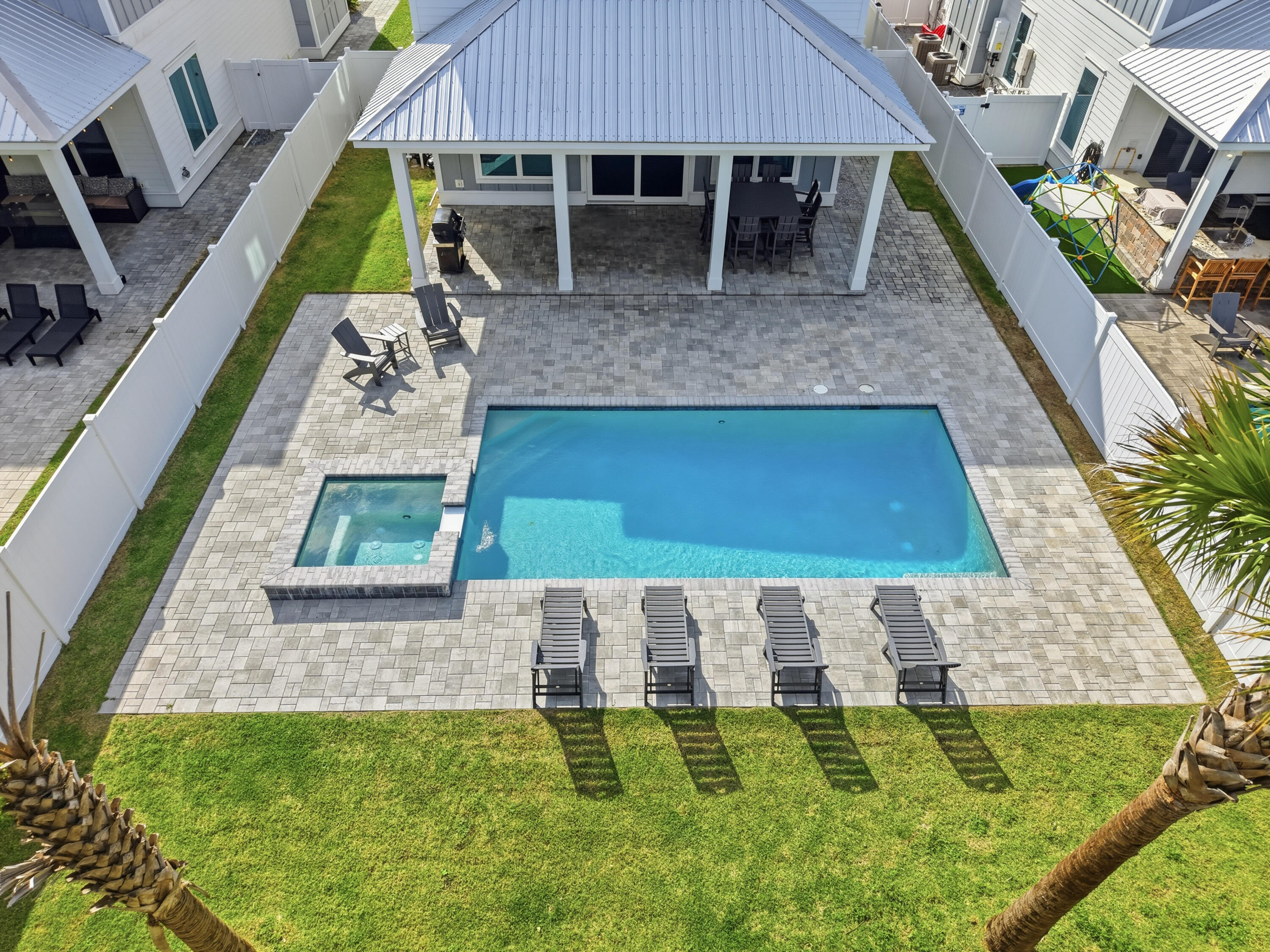 LAGUNA BEACH - Residential