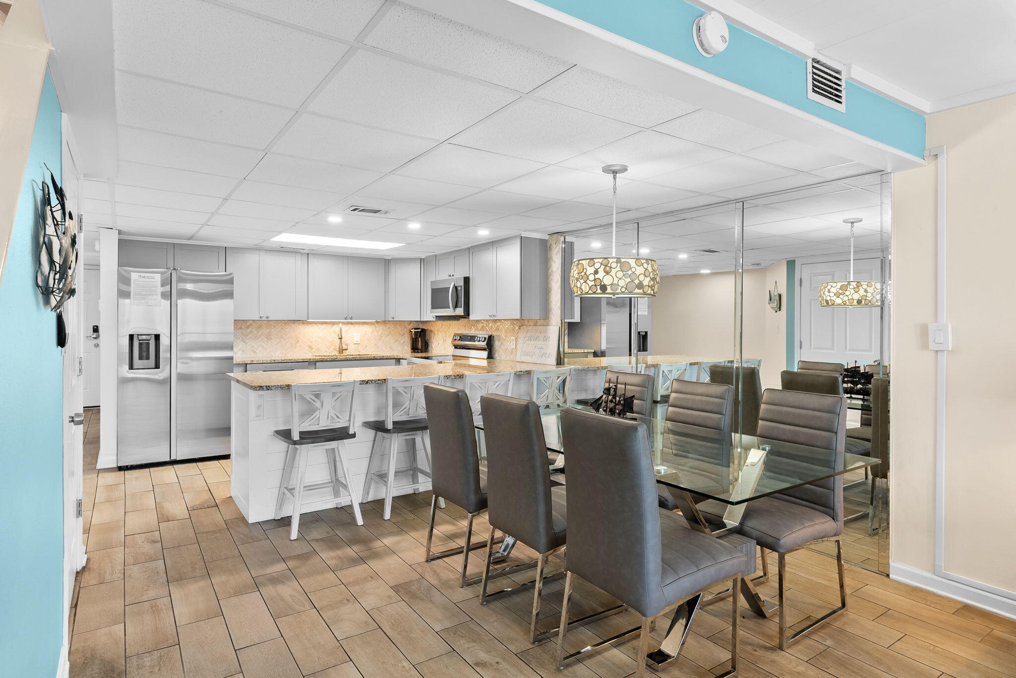 SUGAR BEACH T/H - Residential