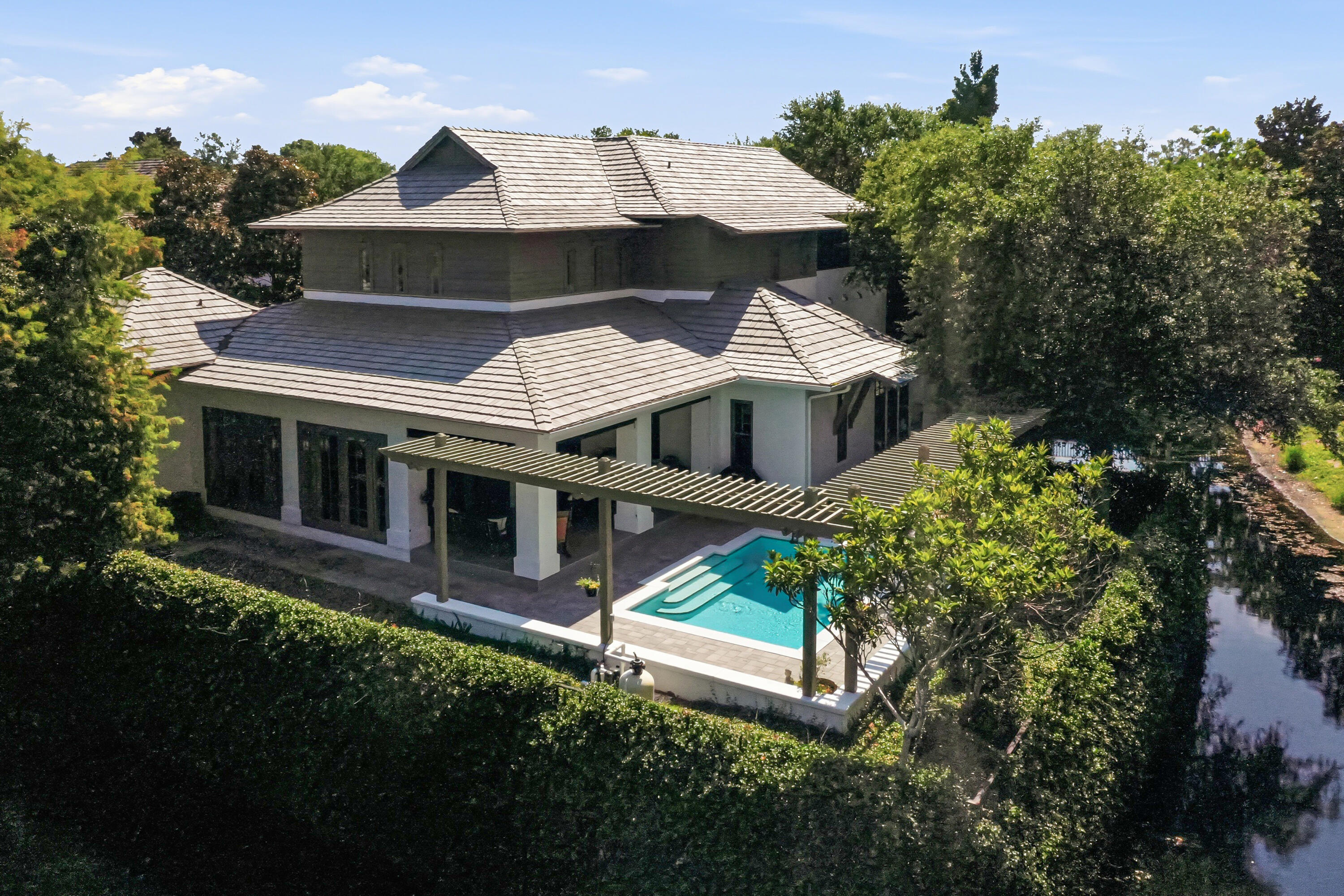 ISLAND ESTATES - Residential