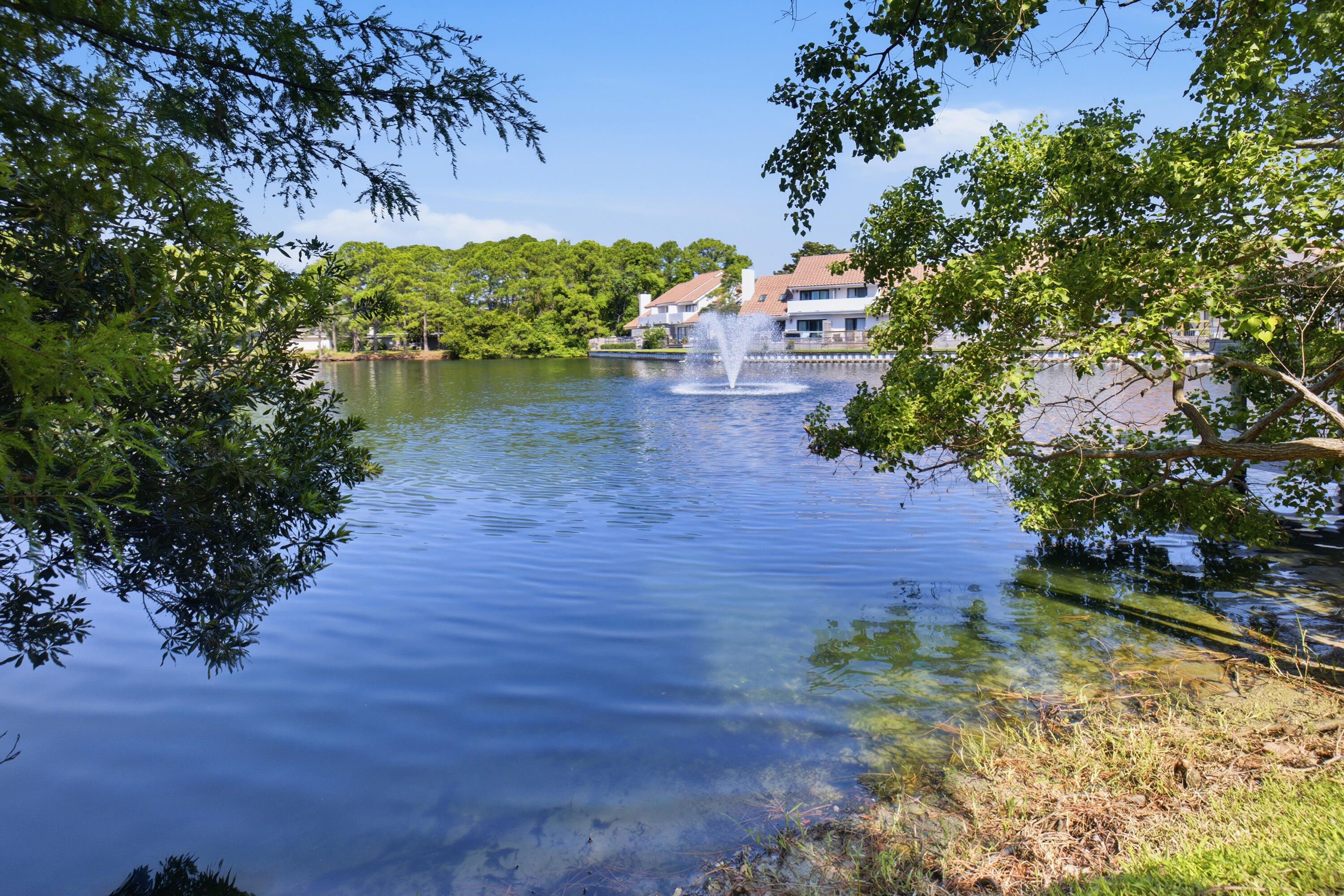 ISLAND ESTATES - Residential