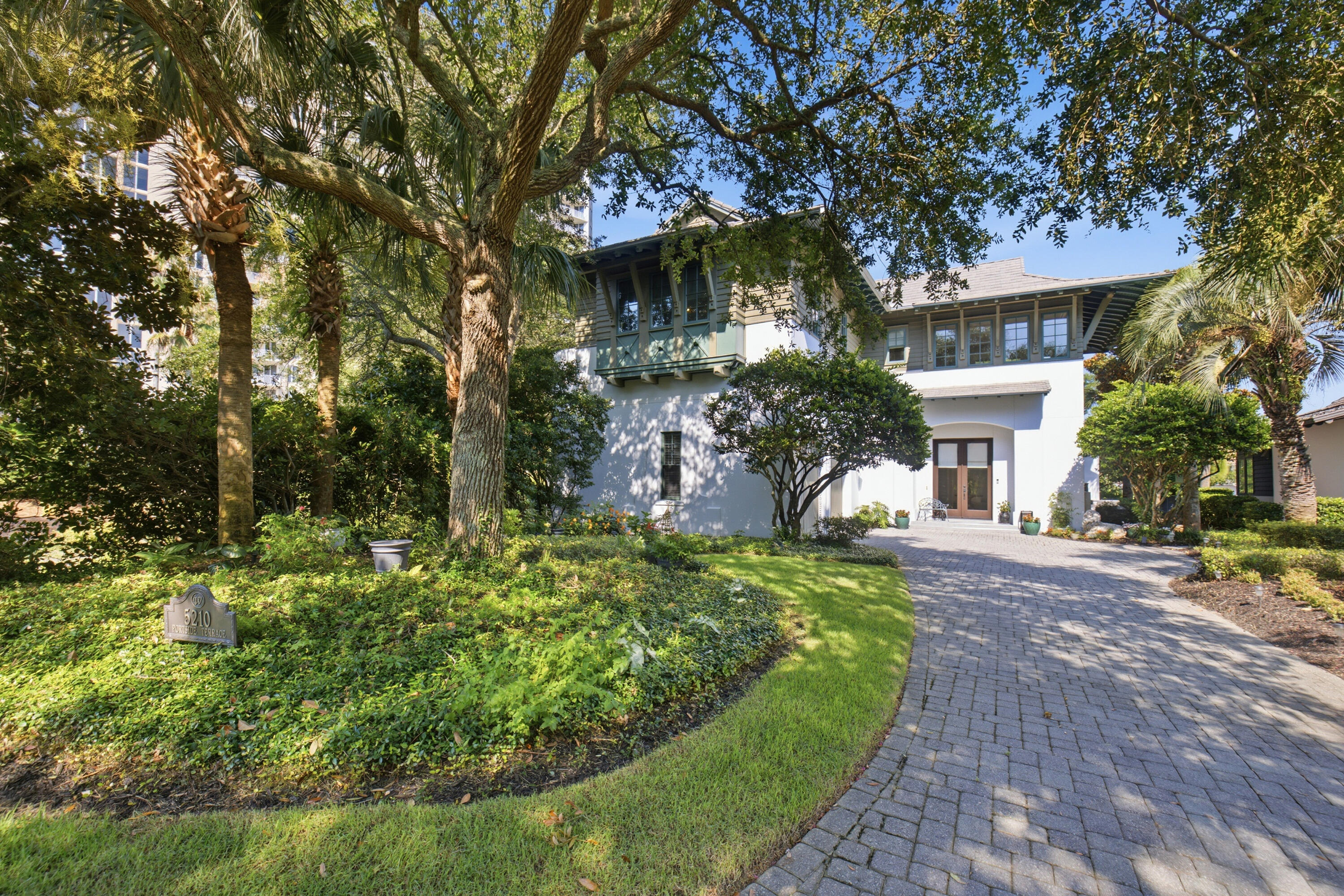 ISLAND ESTATES - Residential