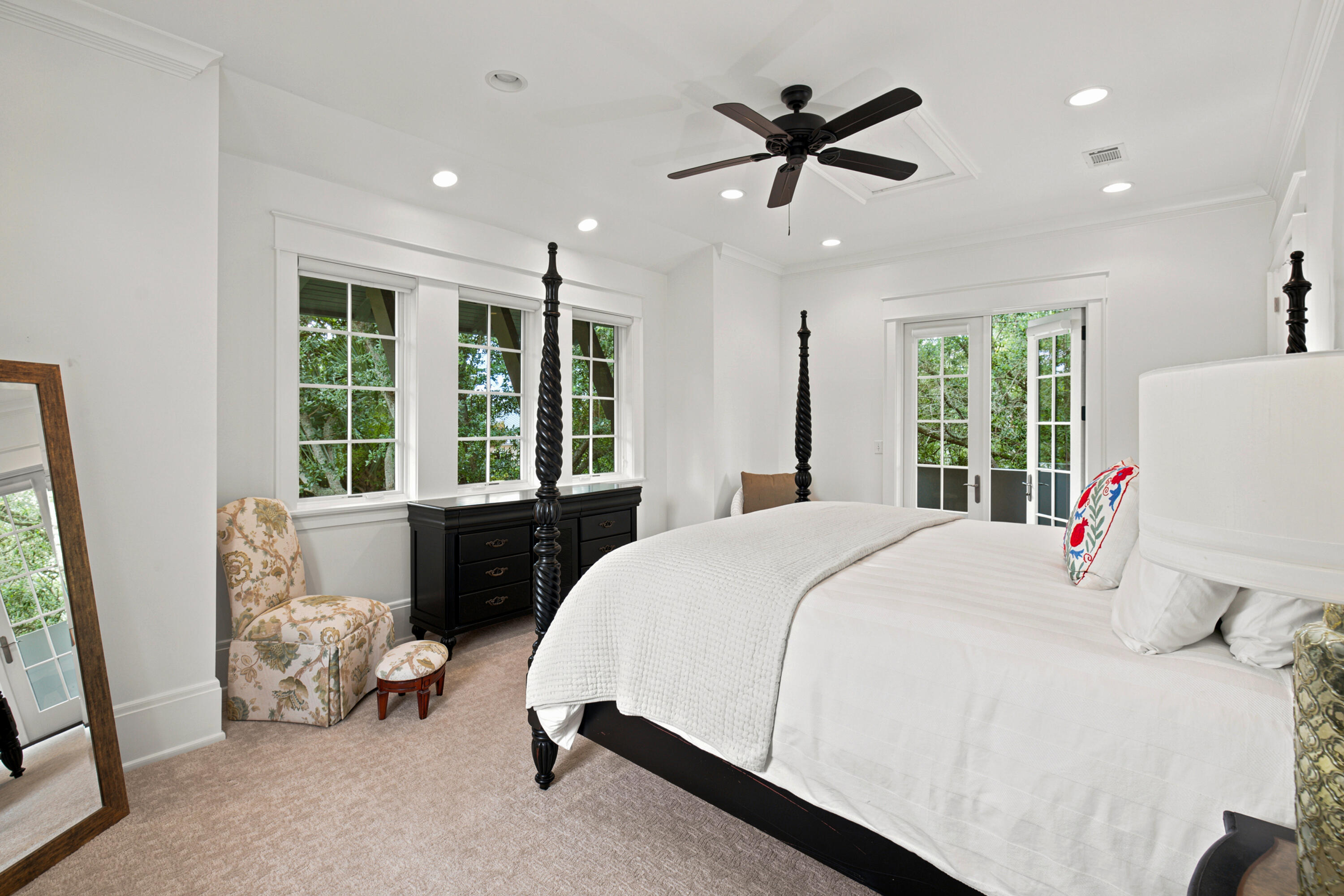 ISLAND ESTATES - Residential