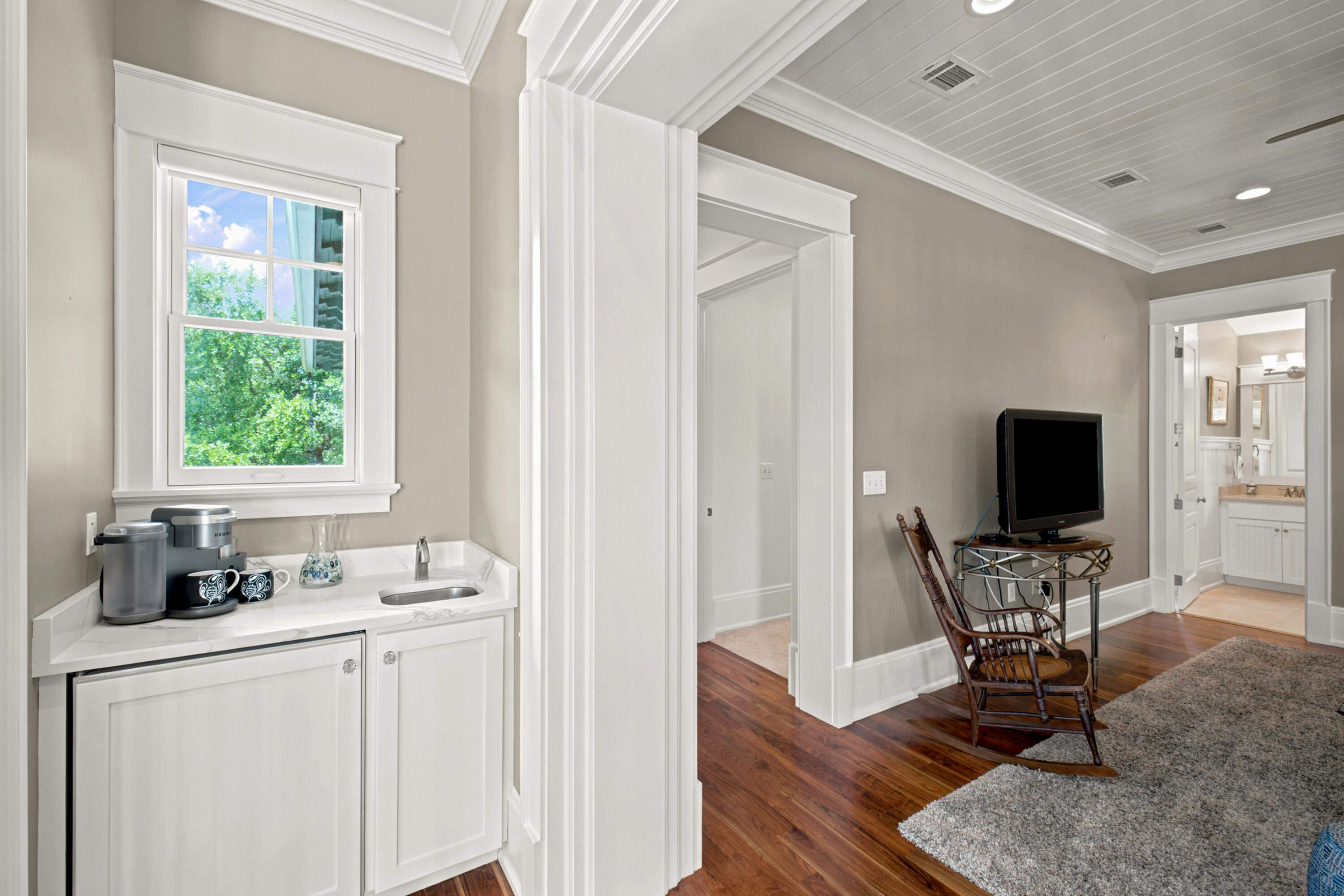 ISLAND ESTATES - Residential