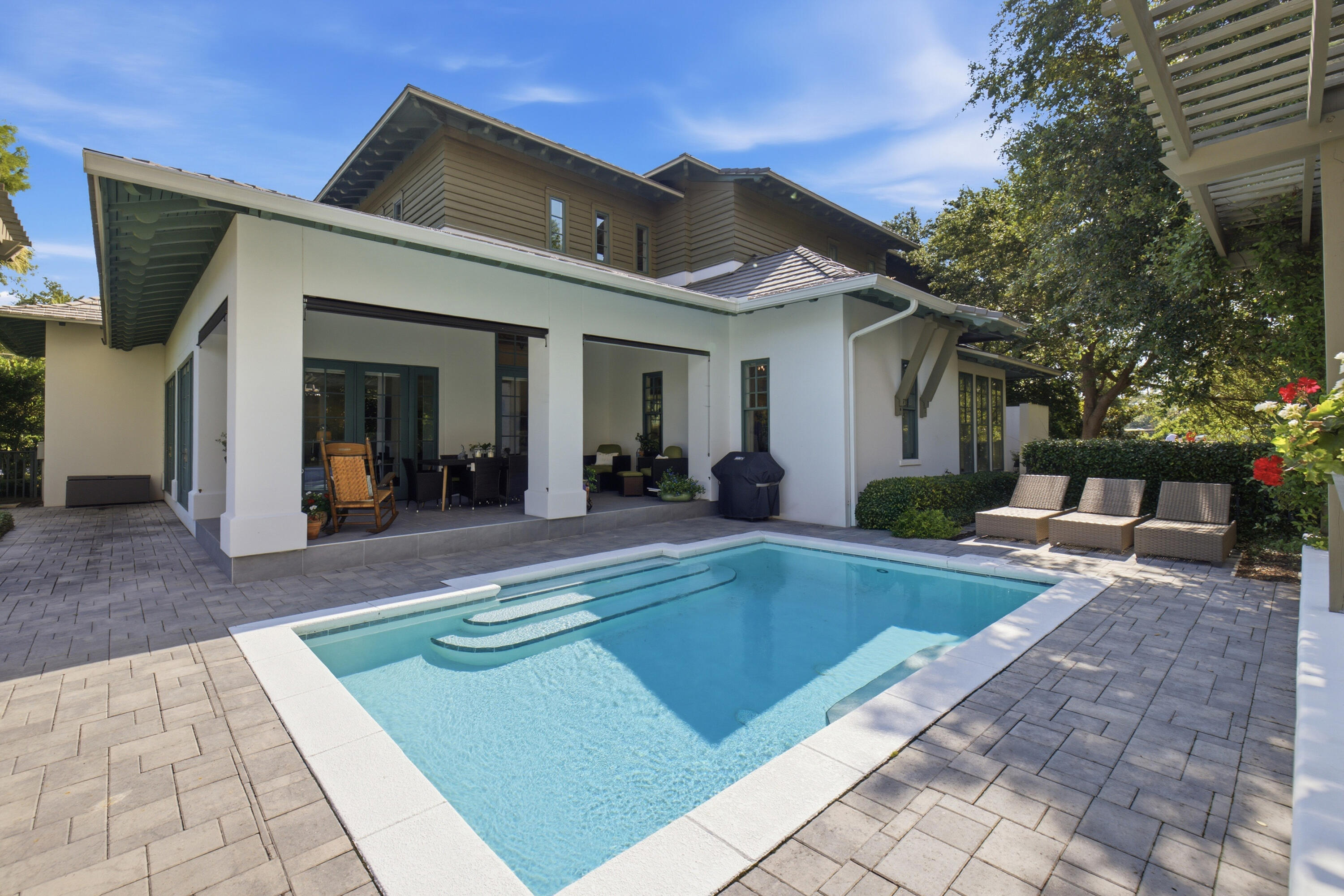 ISLAND ESTATES - Residential