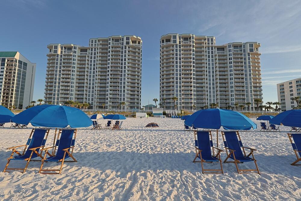 SILVER BEACH TOWERS - Residential