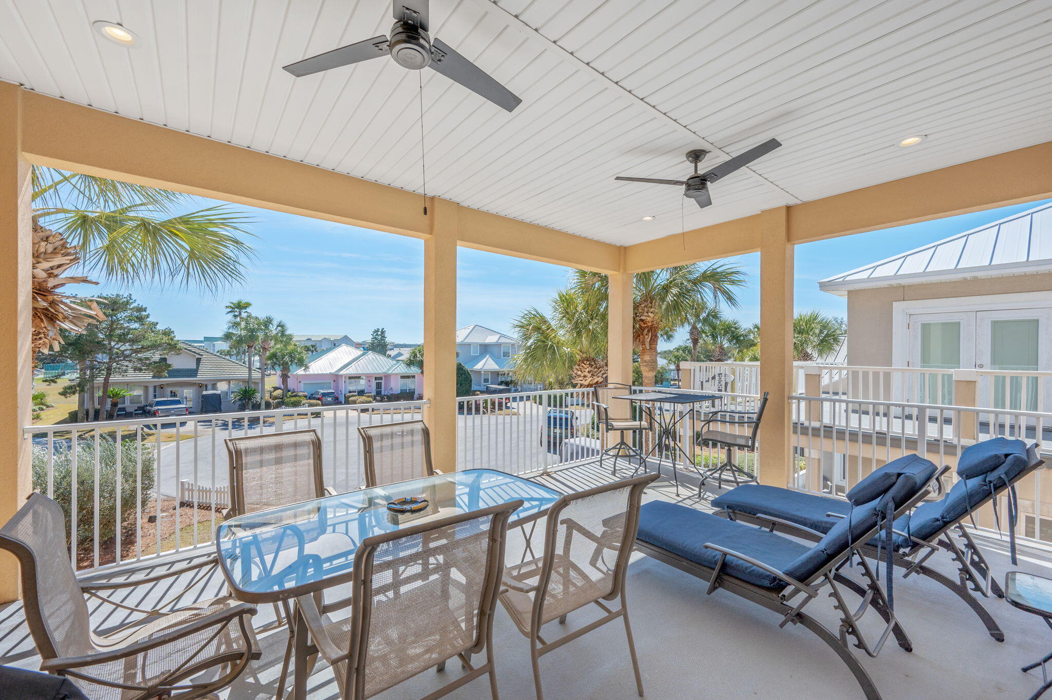 MARAVILLA COTTAGES - Residential