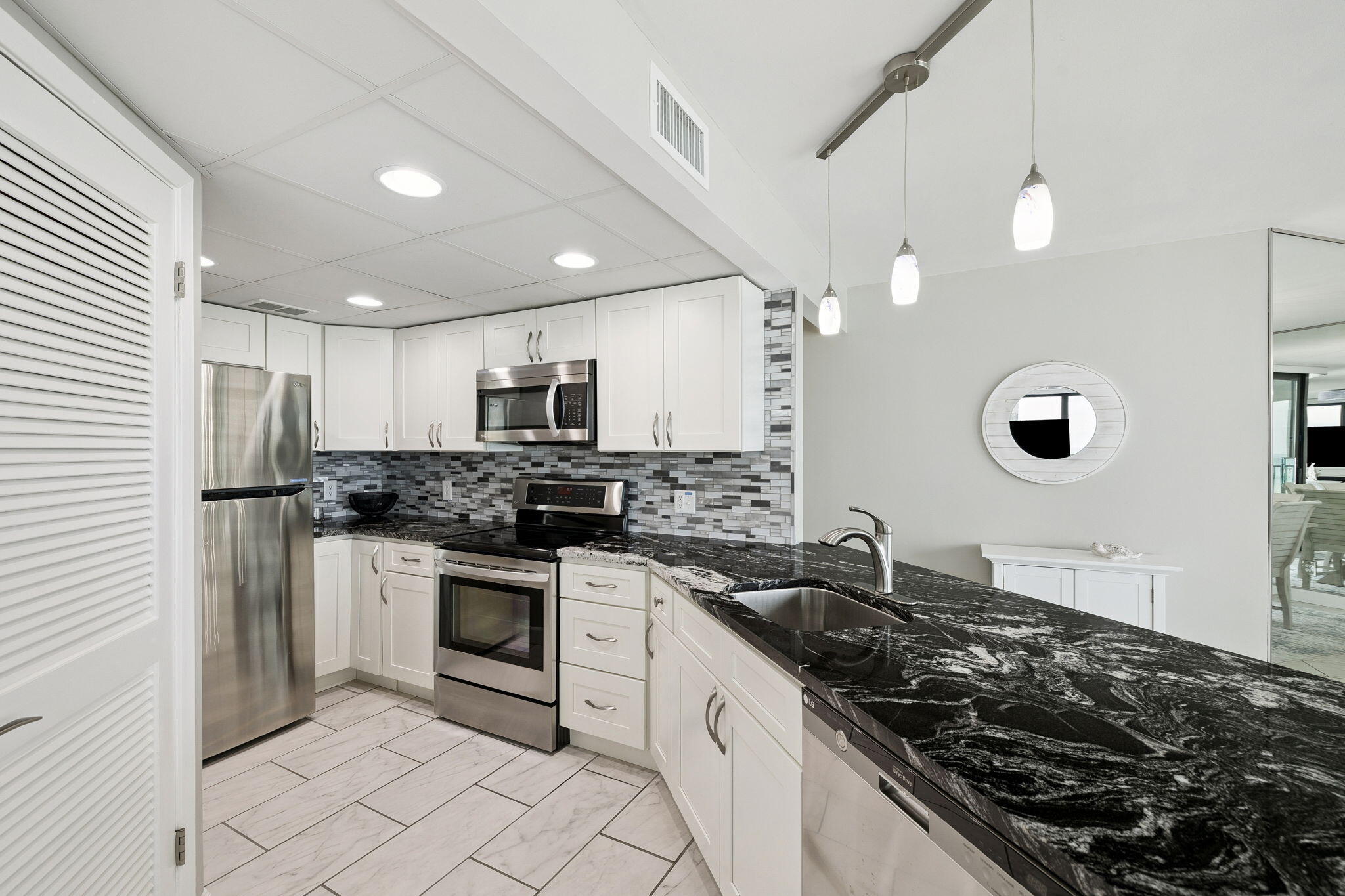 AQUAVISTA CONDO - Residential