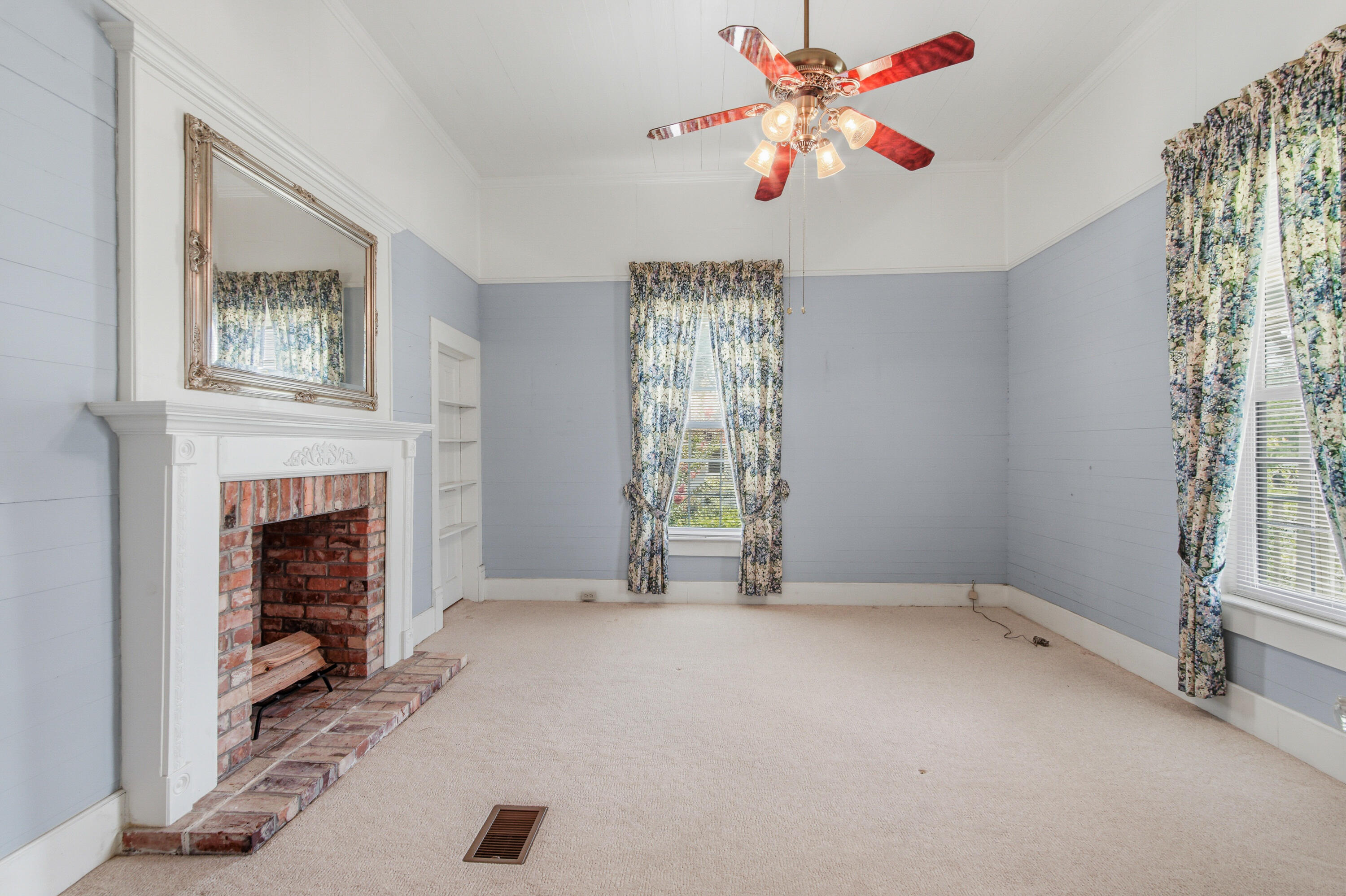 NO RECORDED SUBDIVISION - Residential