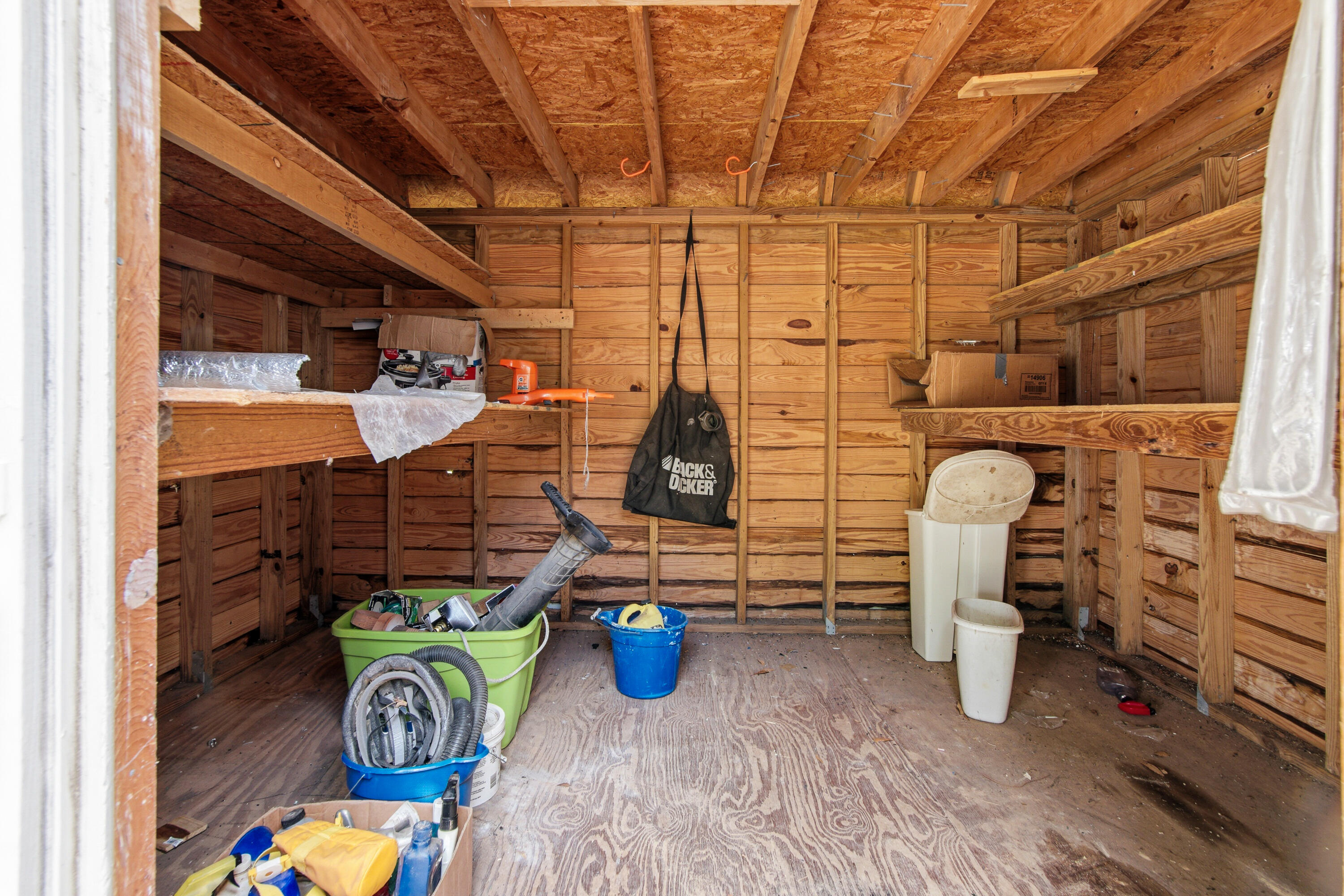 NO RECORDED SUBDIVISION - Residential