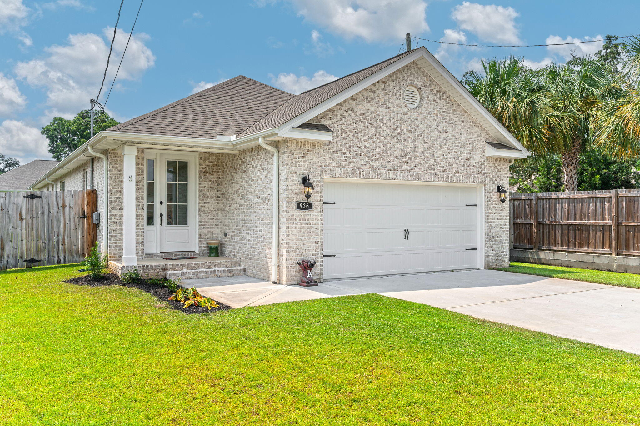 WATKINS POINTE LOT 3 - Residential