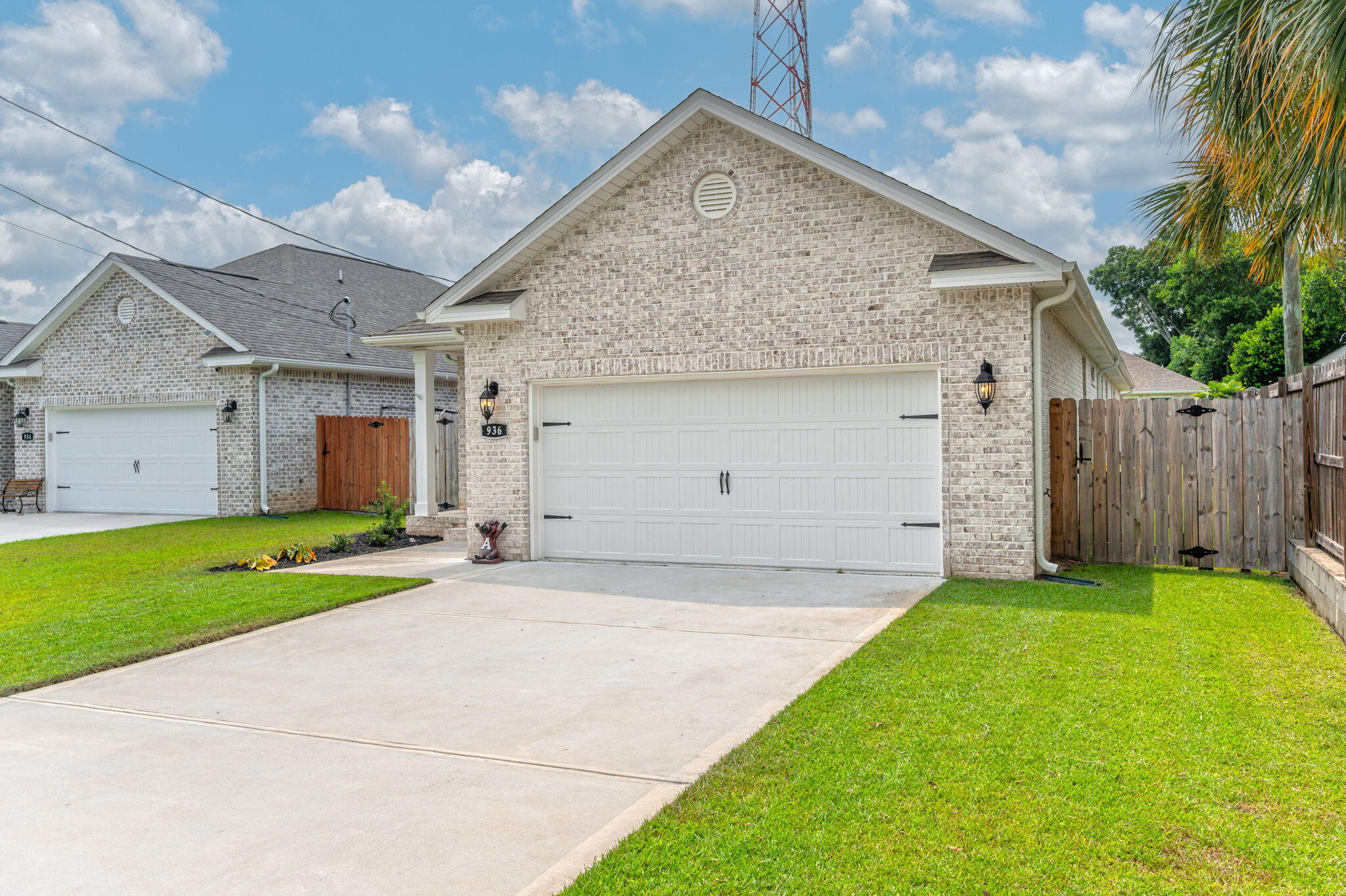 WATKINS POINTE LOT 3 - Residential