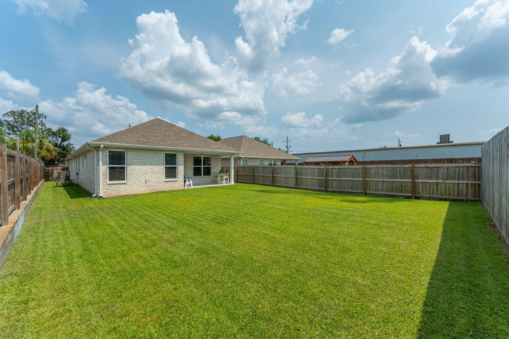 WATKINS POINTE LOT 3 - Residential