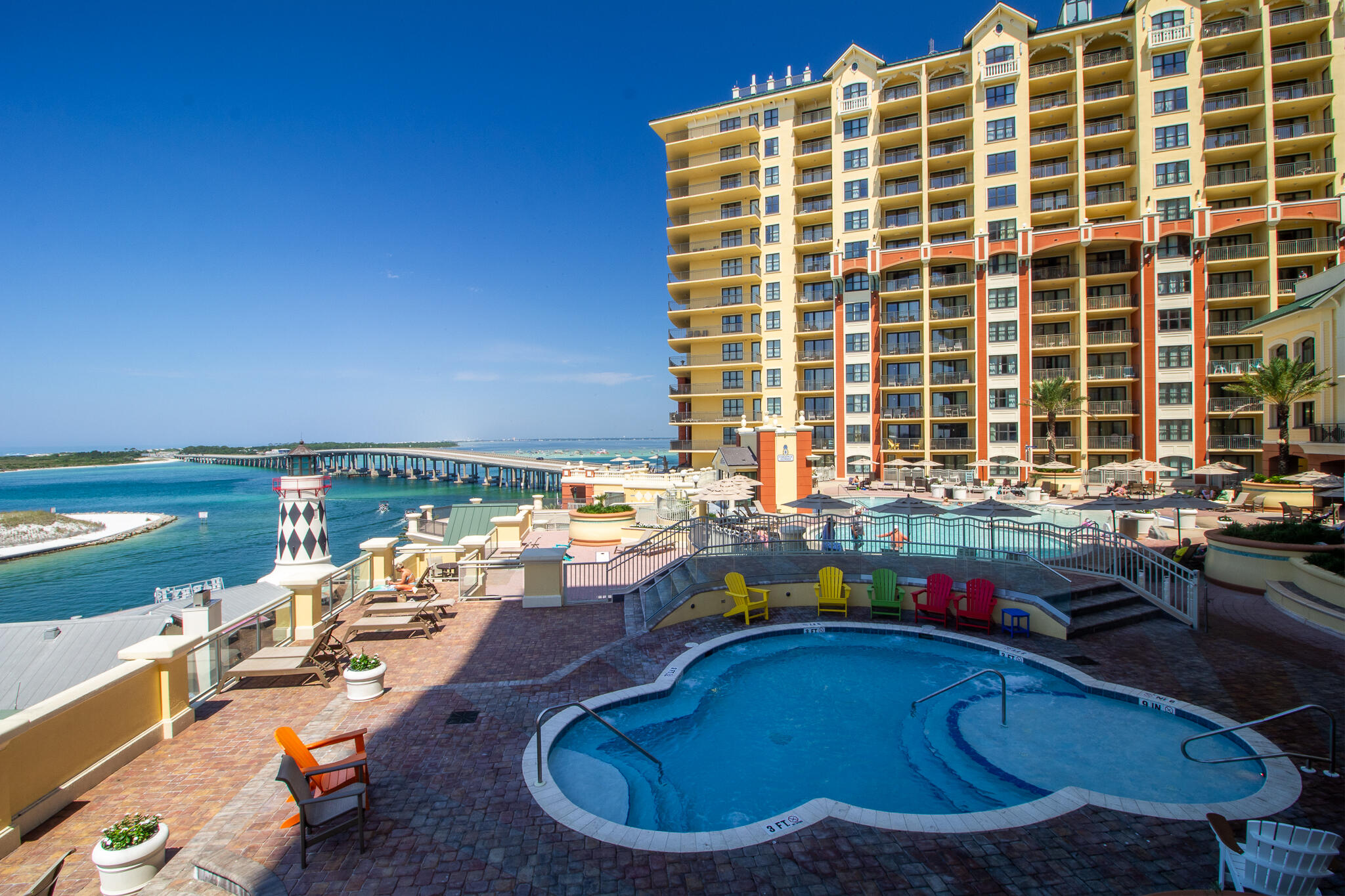 EMERALD GRANDE - Residential