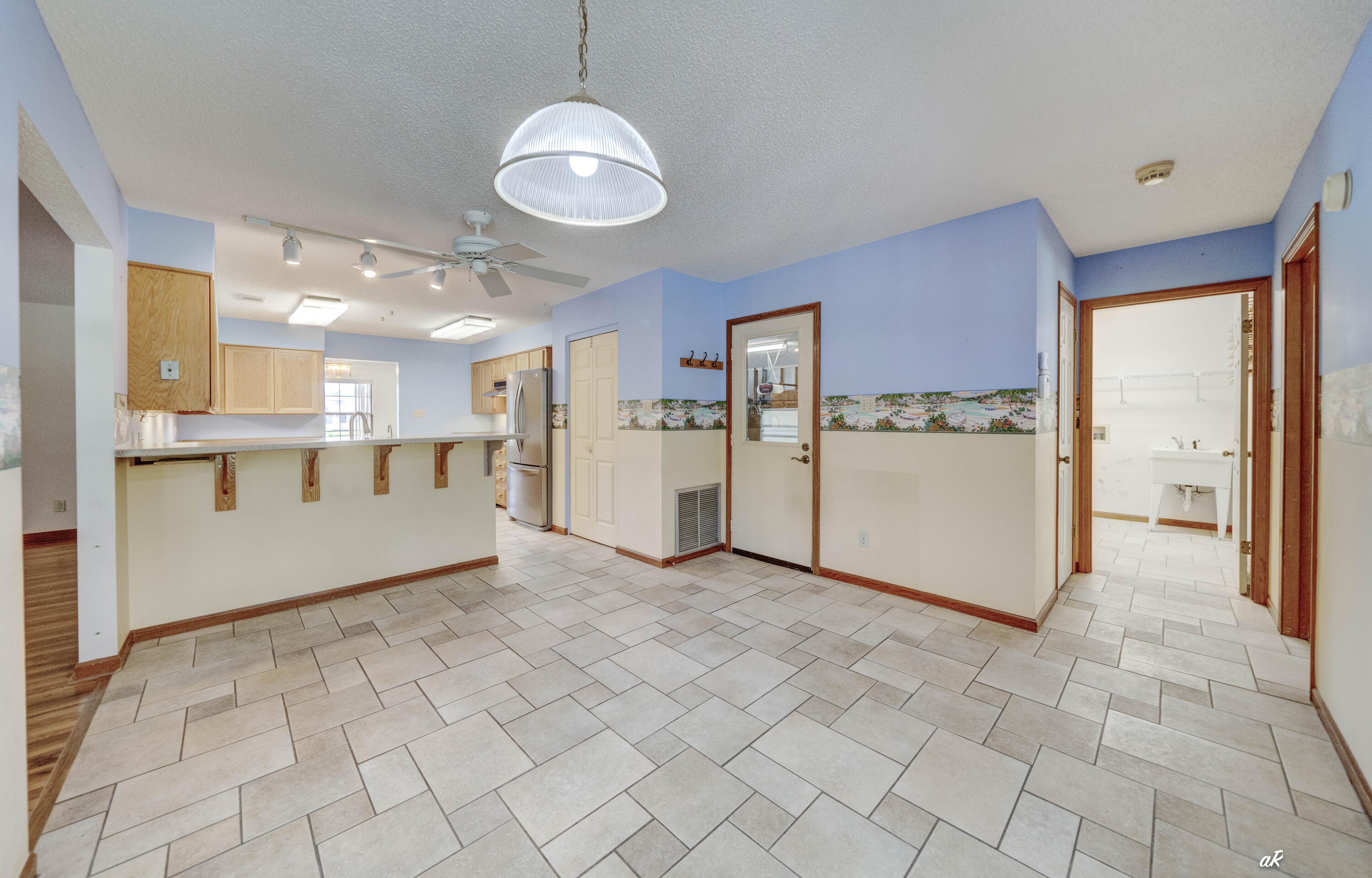 THOMAS DRIVE PARK UNIT 4 - Residential