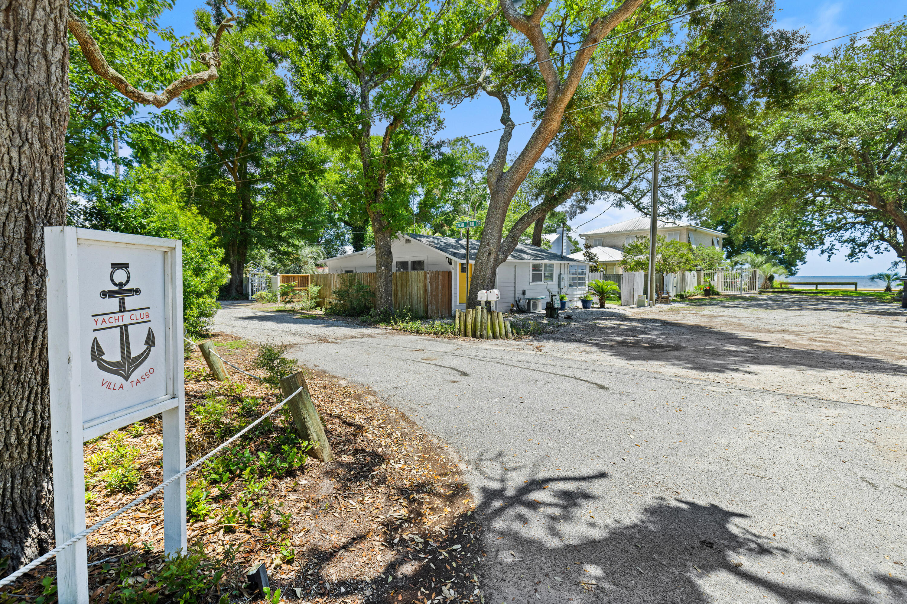 VILLA TASSO TOWN OF - Residential
