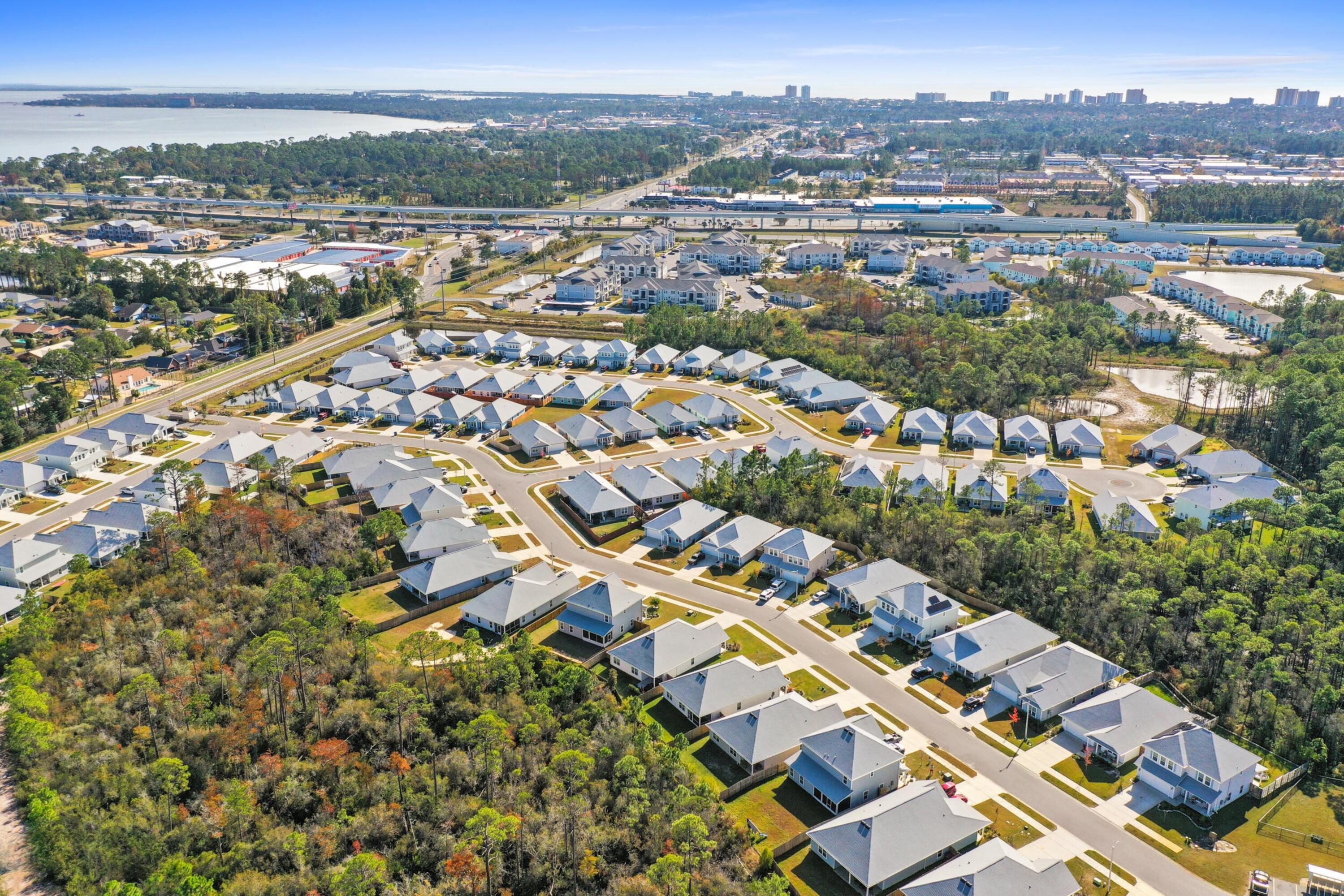 EMERALD COVE VILLAS - Residential
