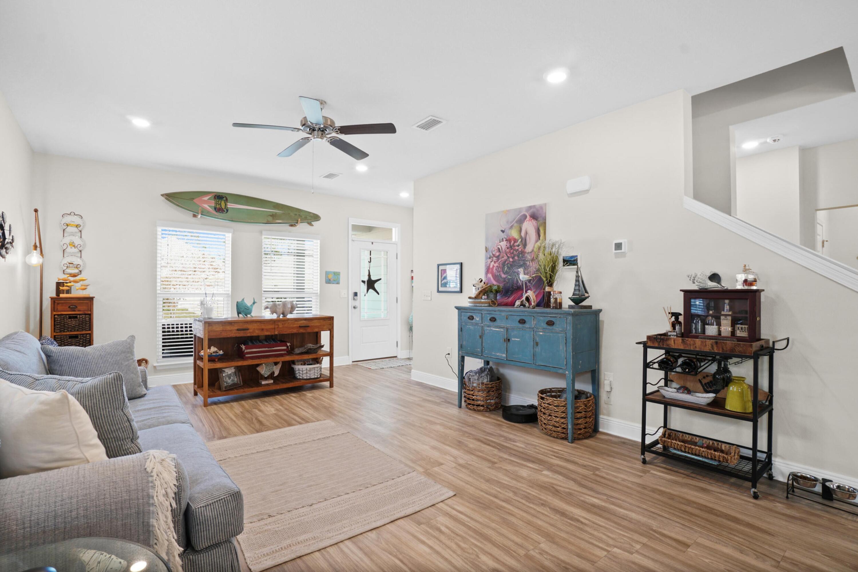 EMERALD COVE VILLAS - Residential