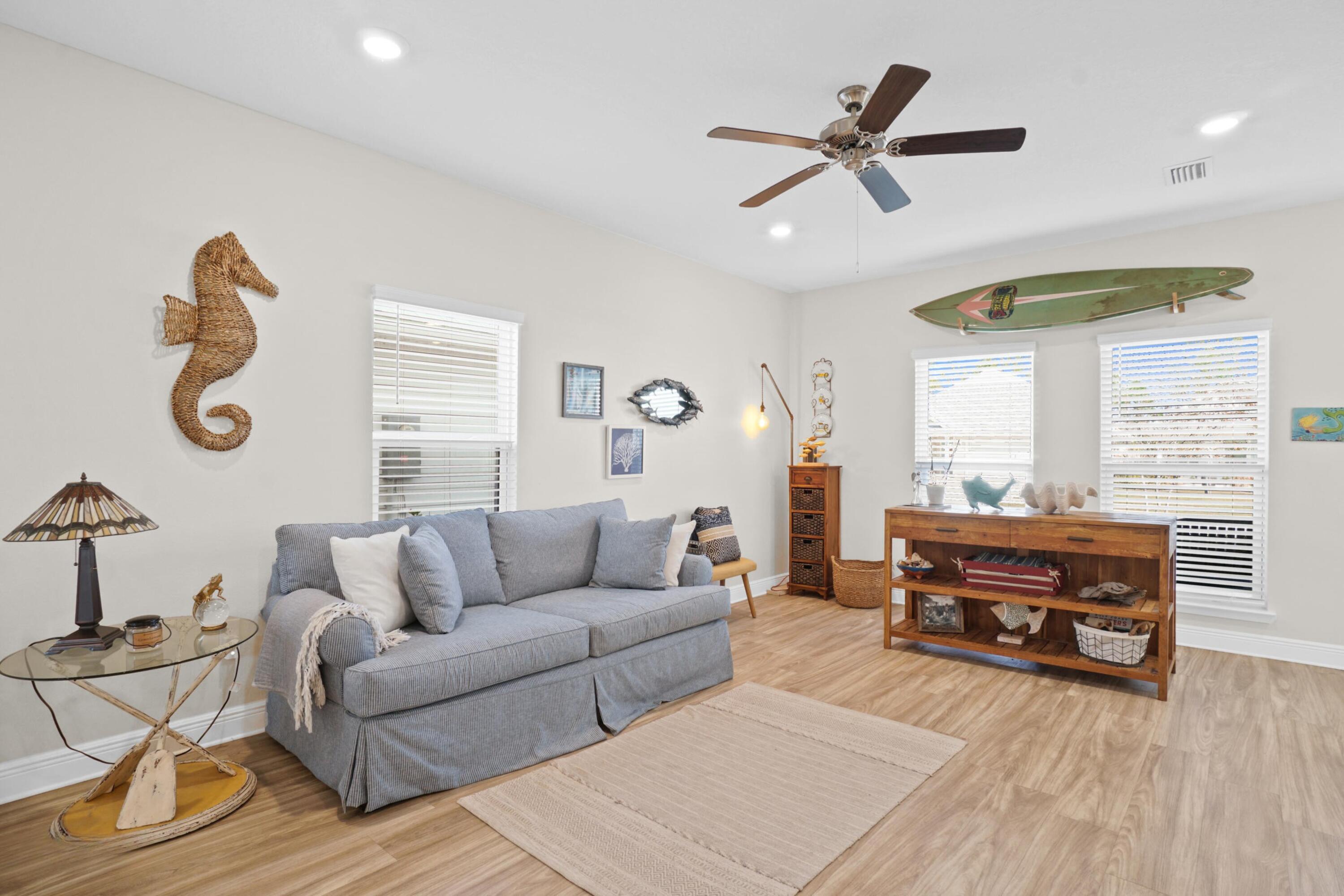 EMERALD COVE VILLAS - Residential