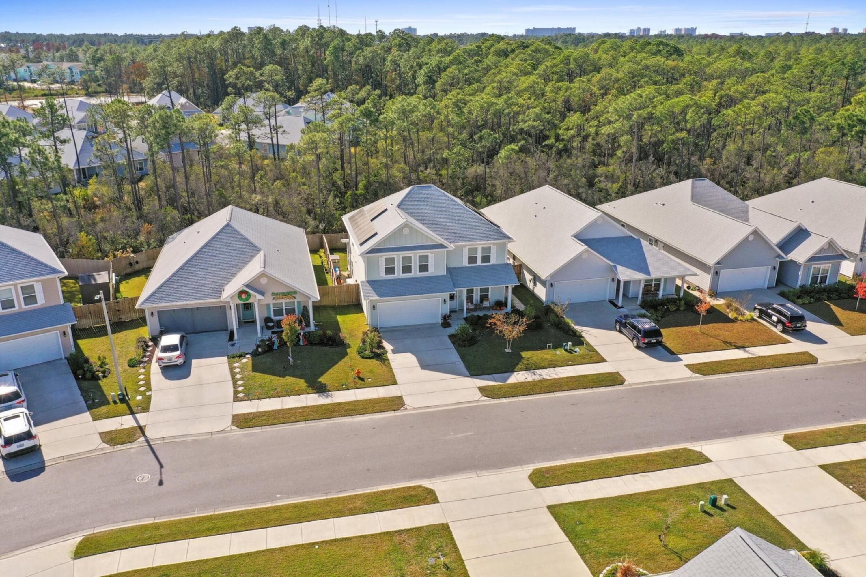 EMERALD COVE VILLAS - Residential