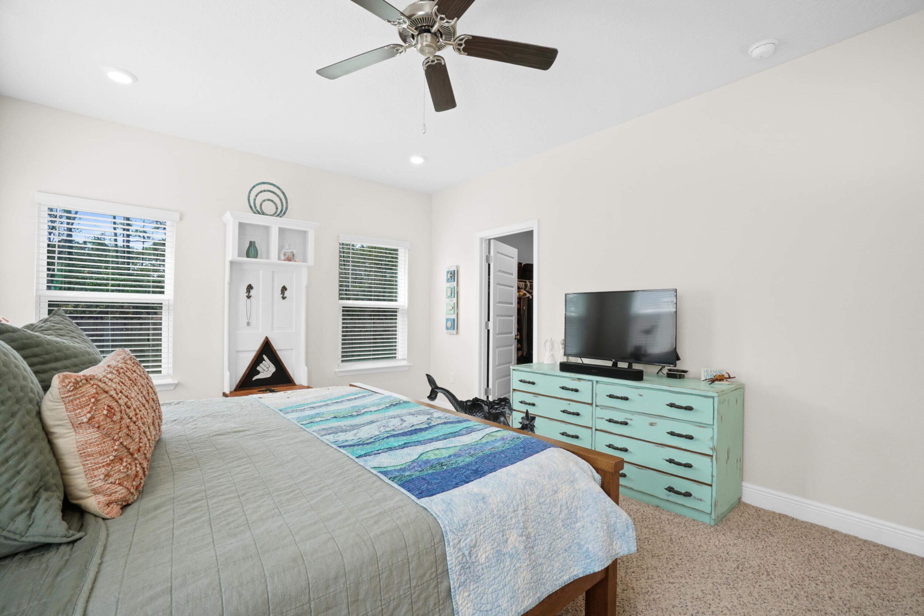 EMERALD COVE VILLAS - Residential