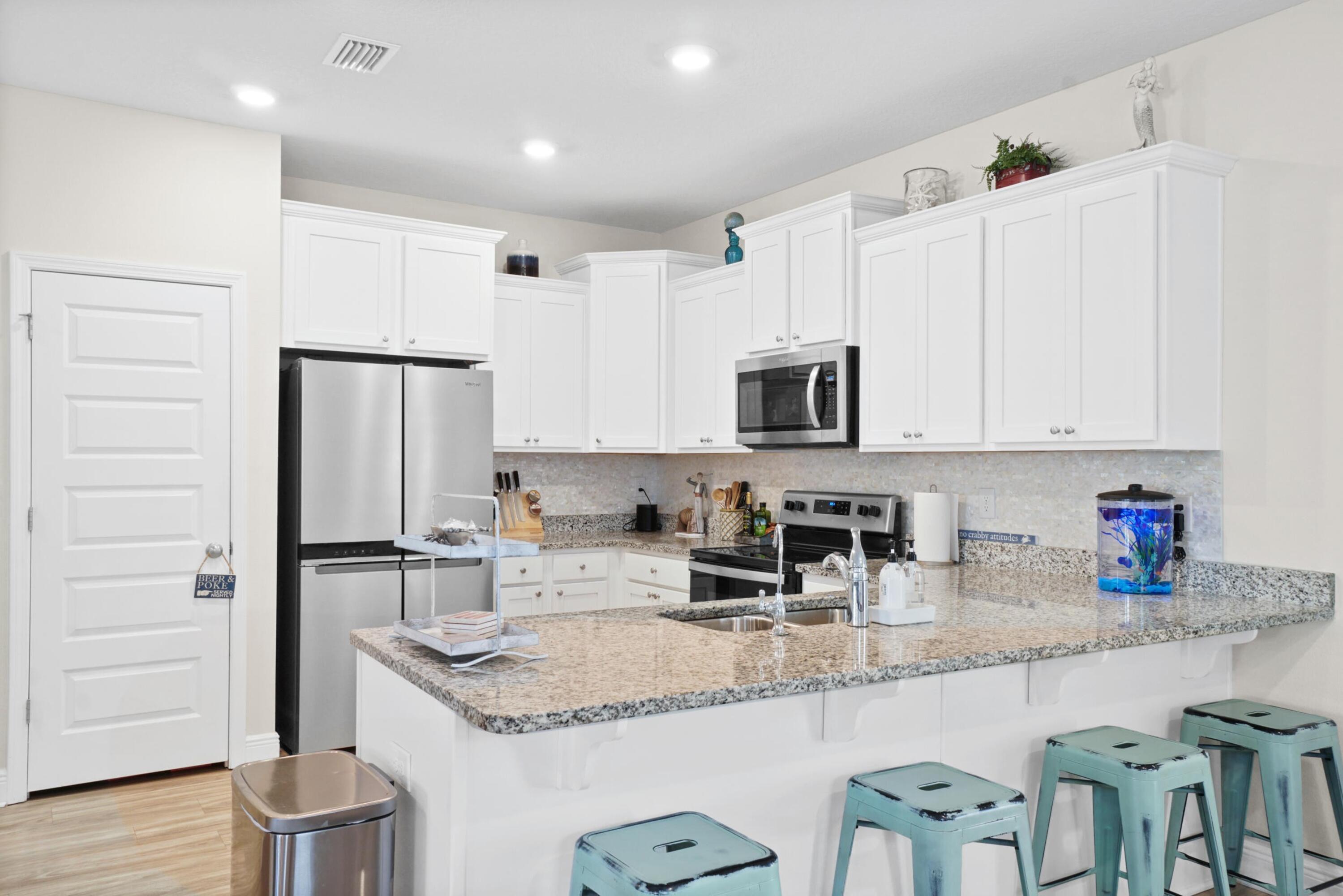 EMERALD COVE VILLAS - Residential