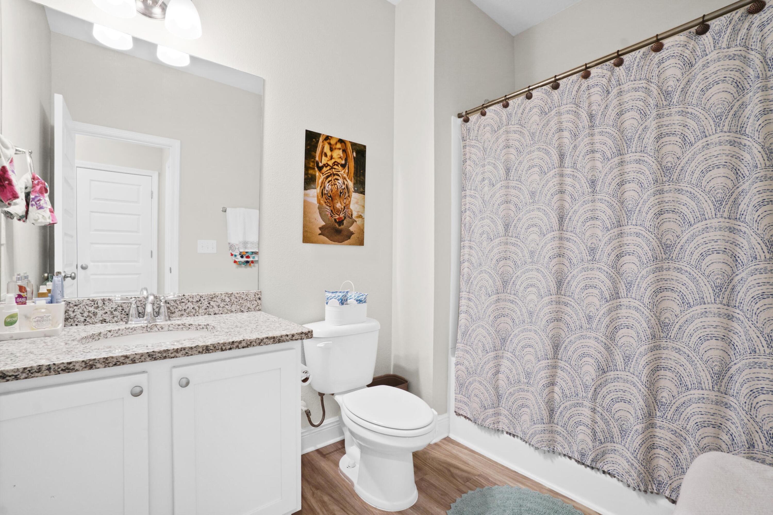 EMERALD COVE VILLAS - Residential