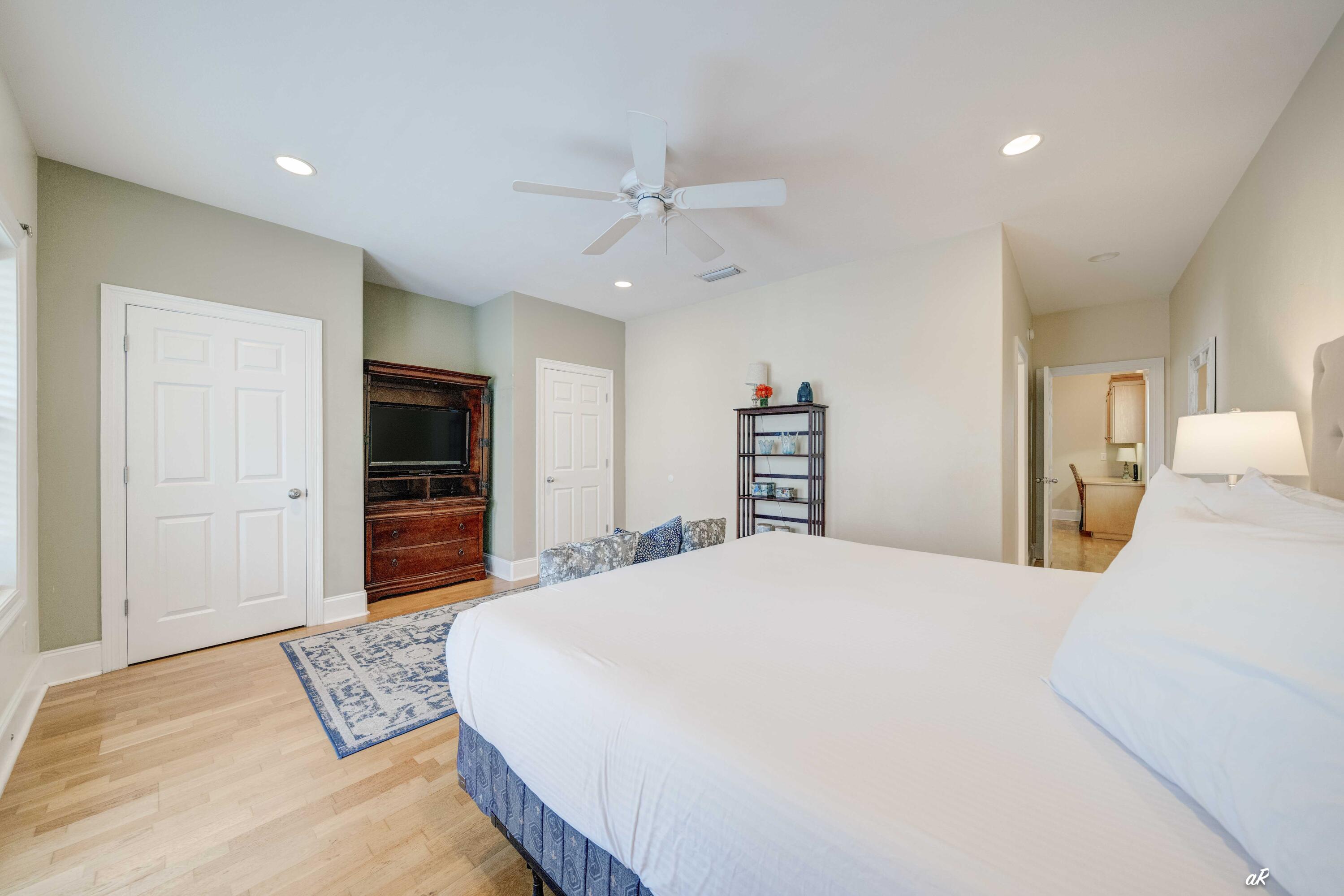 HOLIDAY BEACH UNIT 16 - Residential