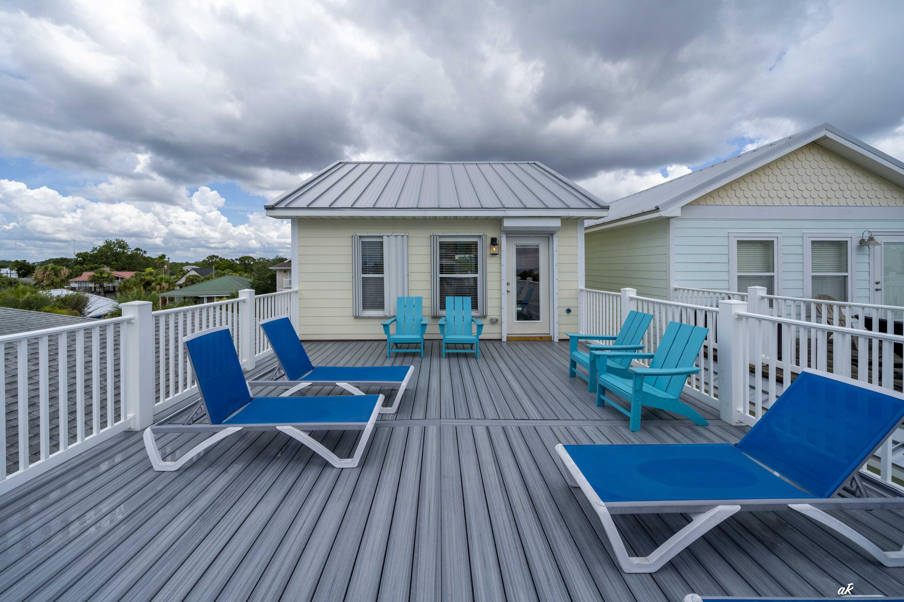 HOLIDAY BEACH UNIT 16 - Residential