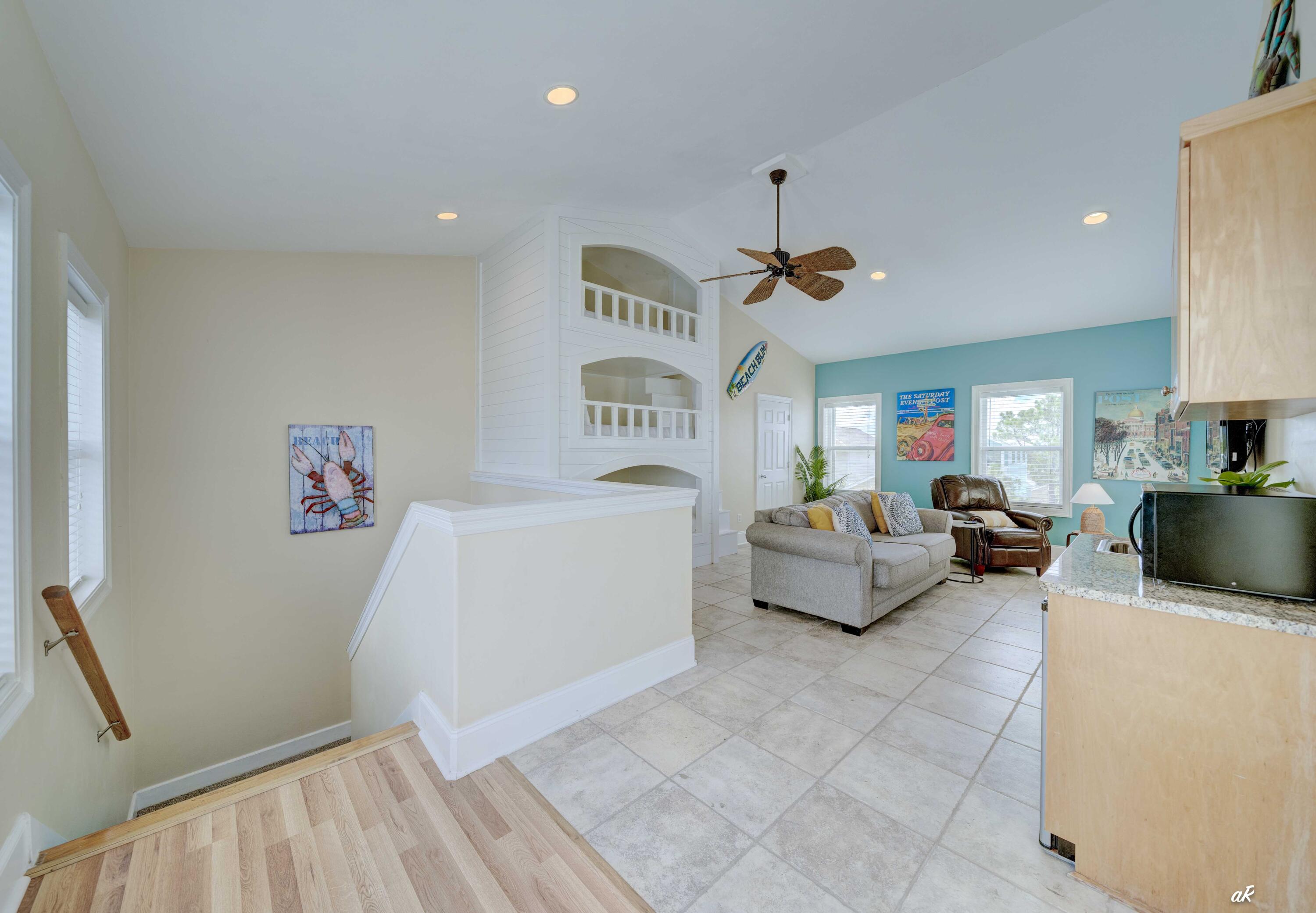 HOLIDAY BEACH UNIT 16 - Residential