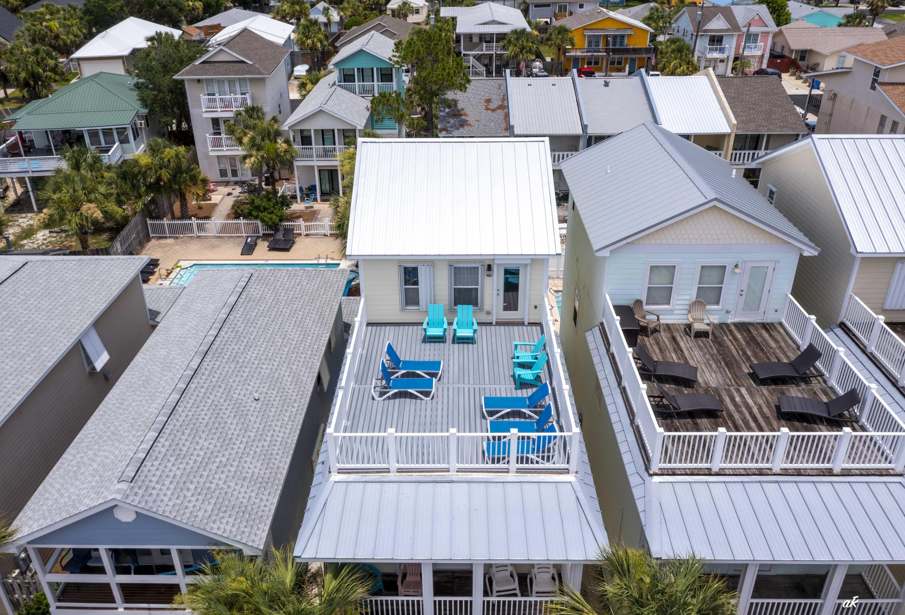 HOLIDAY BEACH UNIT 16 - Residential