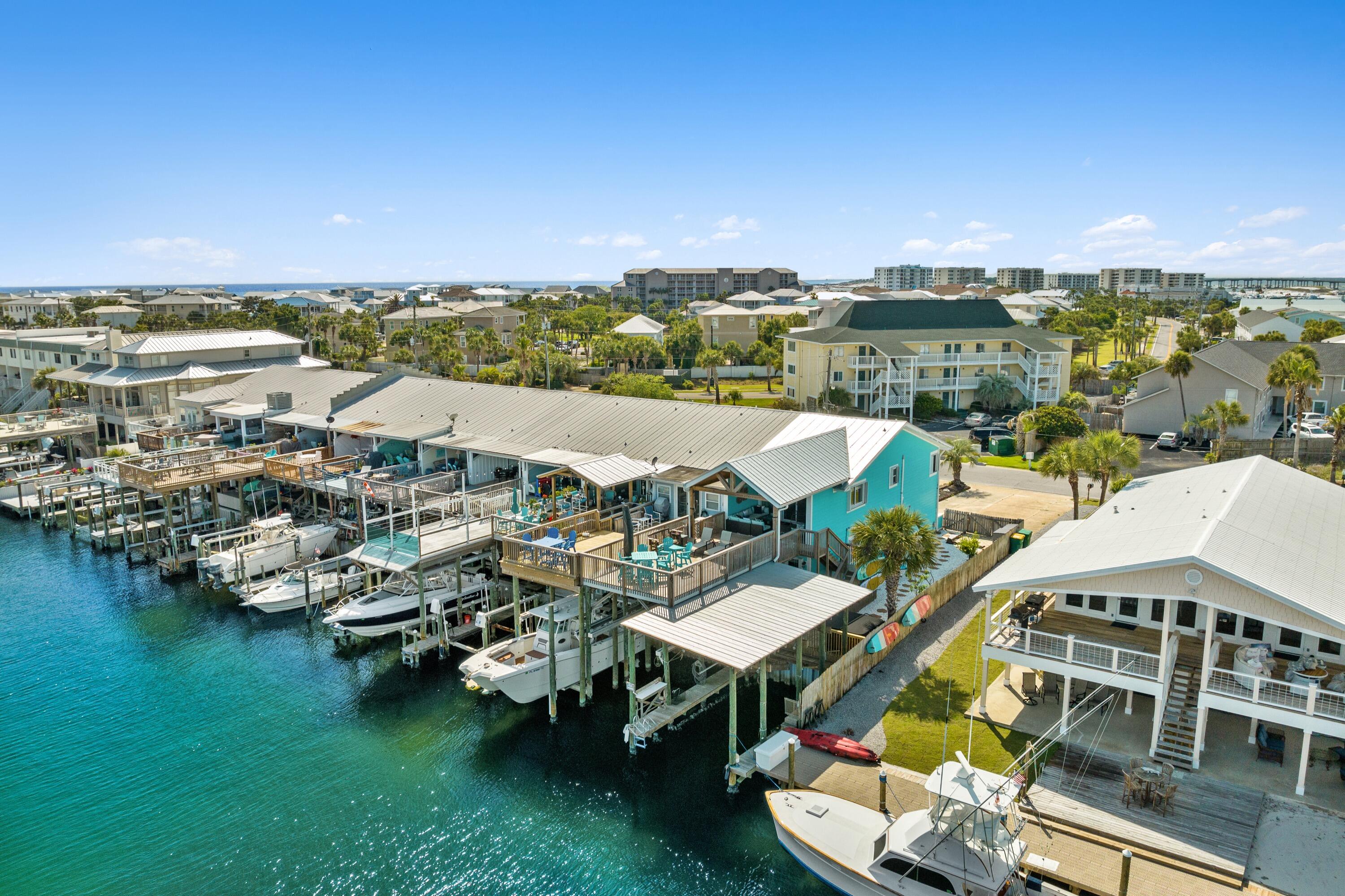 HOLIDAY ISLE - Residential