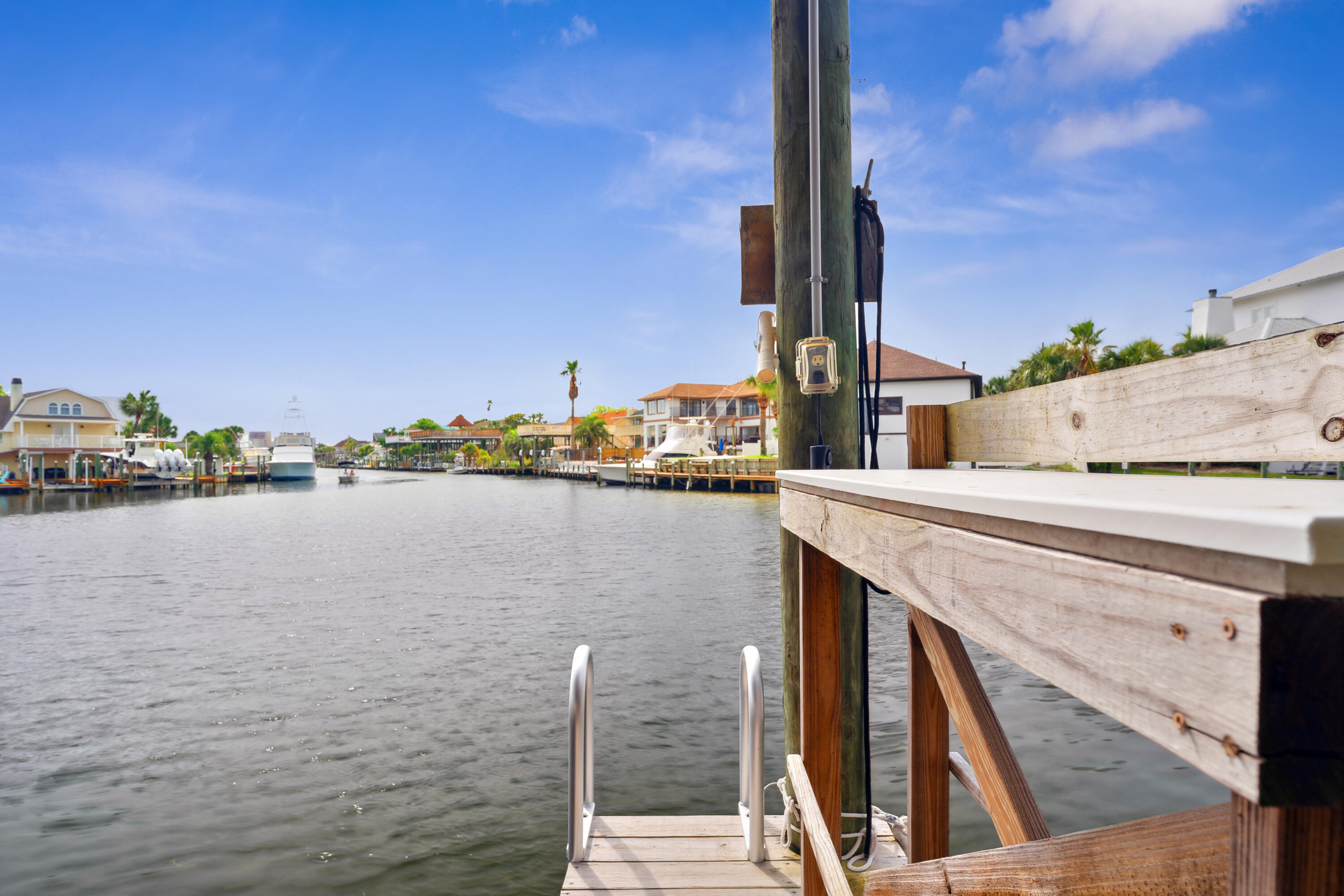 HOLIDAY ISLE - Residential