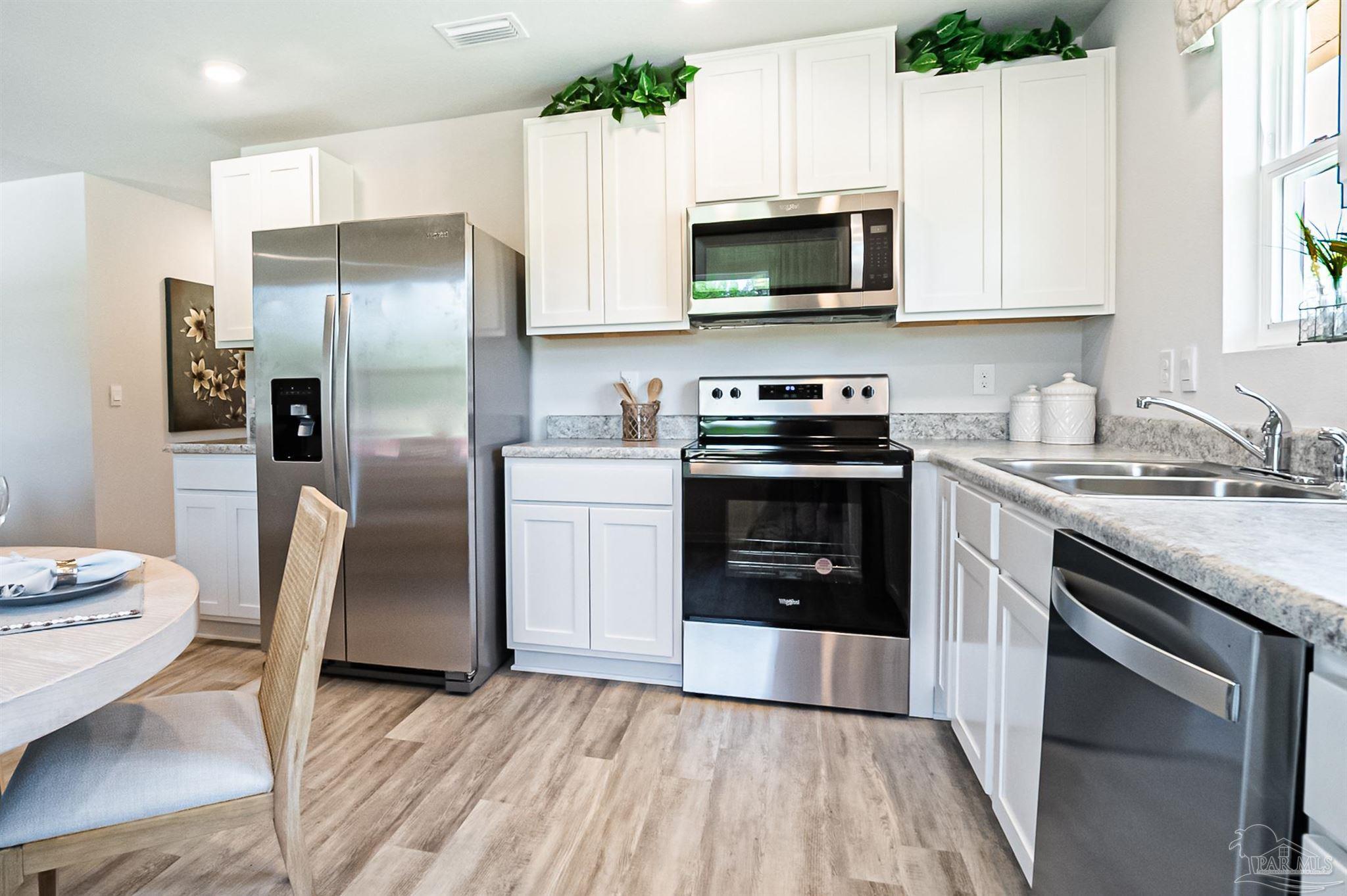 RIVERS COVE - Residential