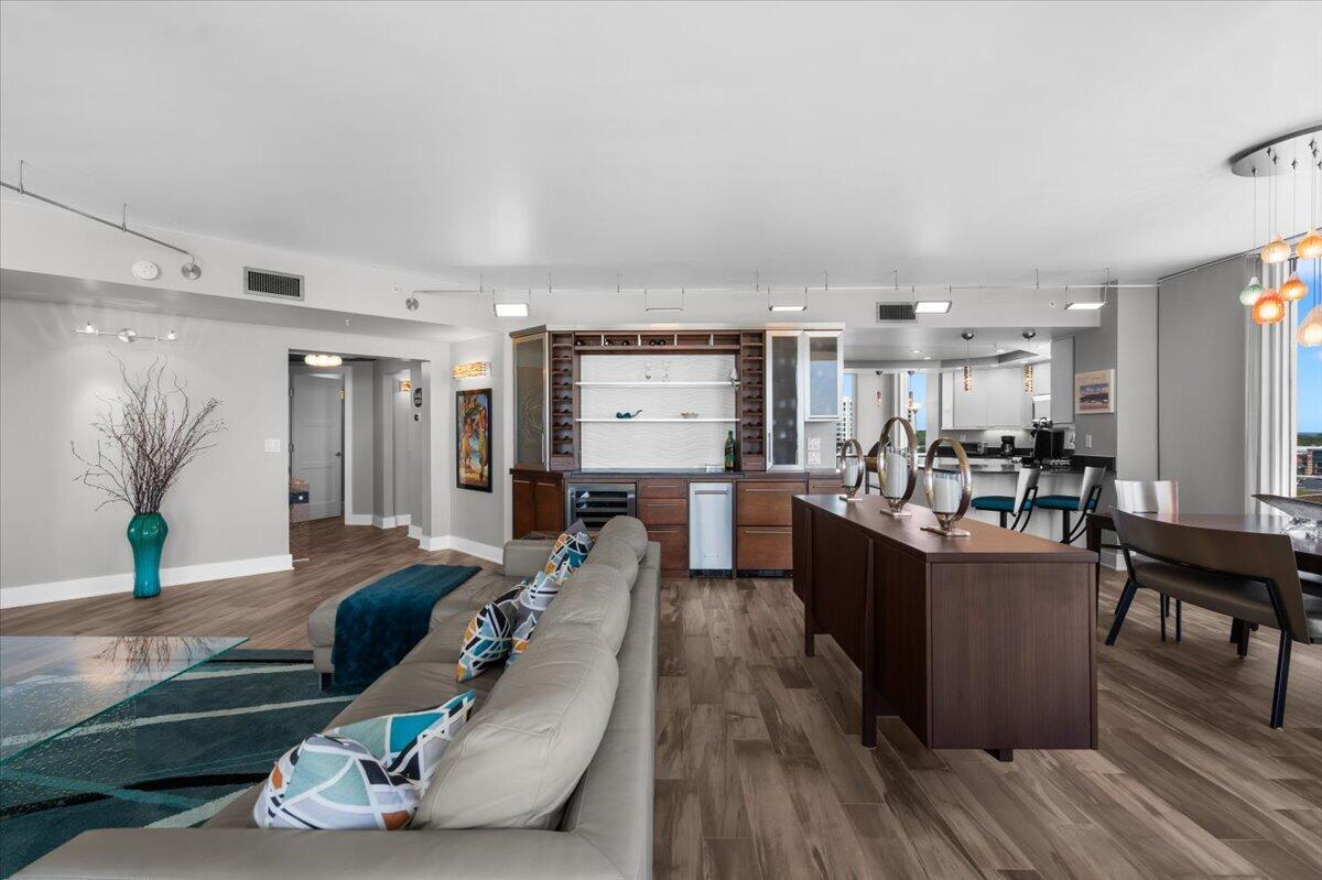 SILVER SHELLS BEACH RESORT - Residential