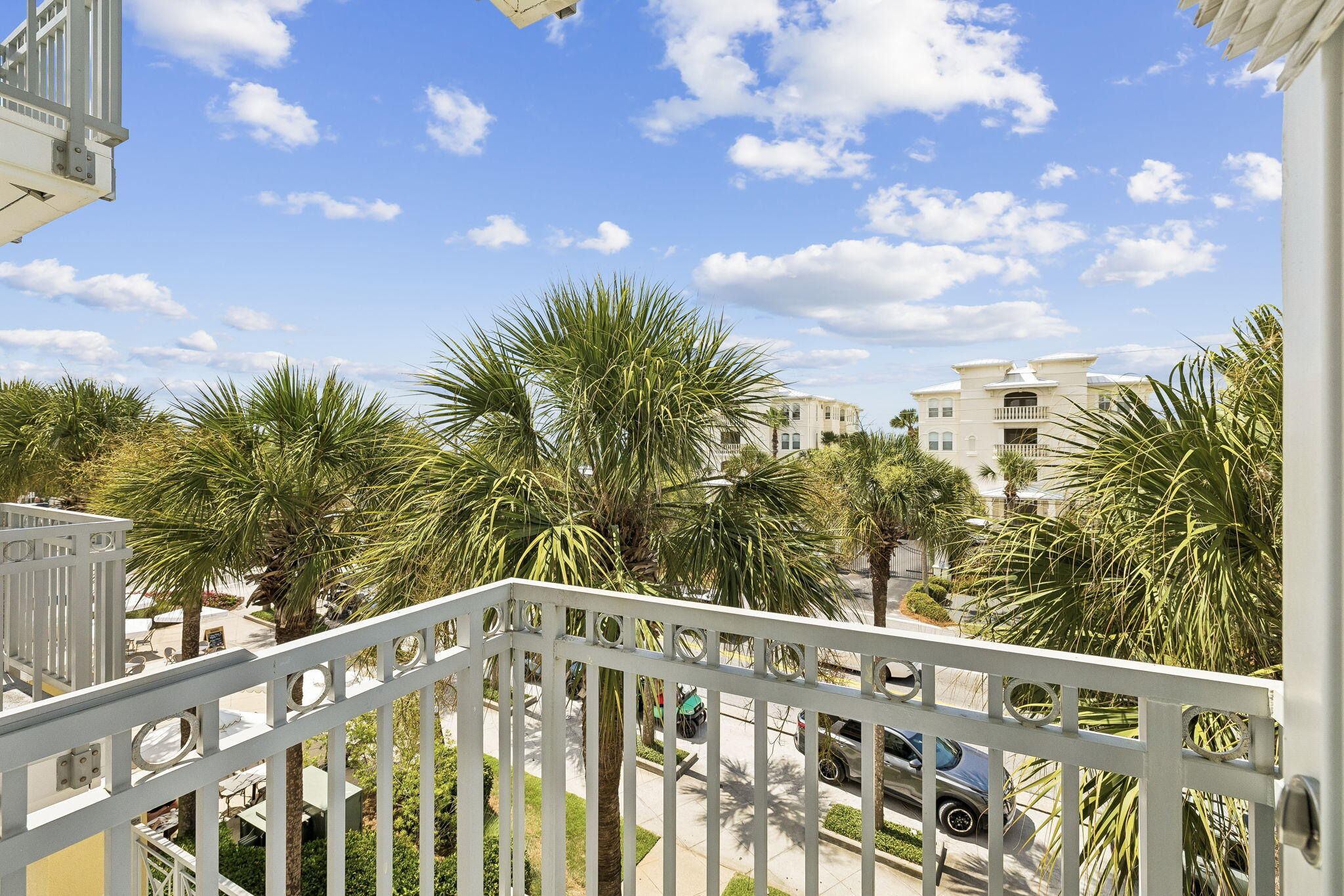 INN AT GULF PLACE - Residential