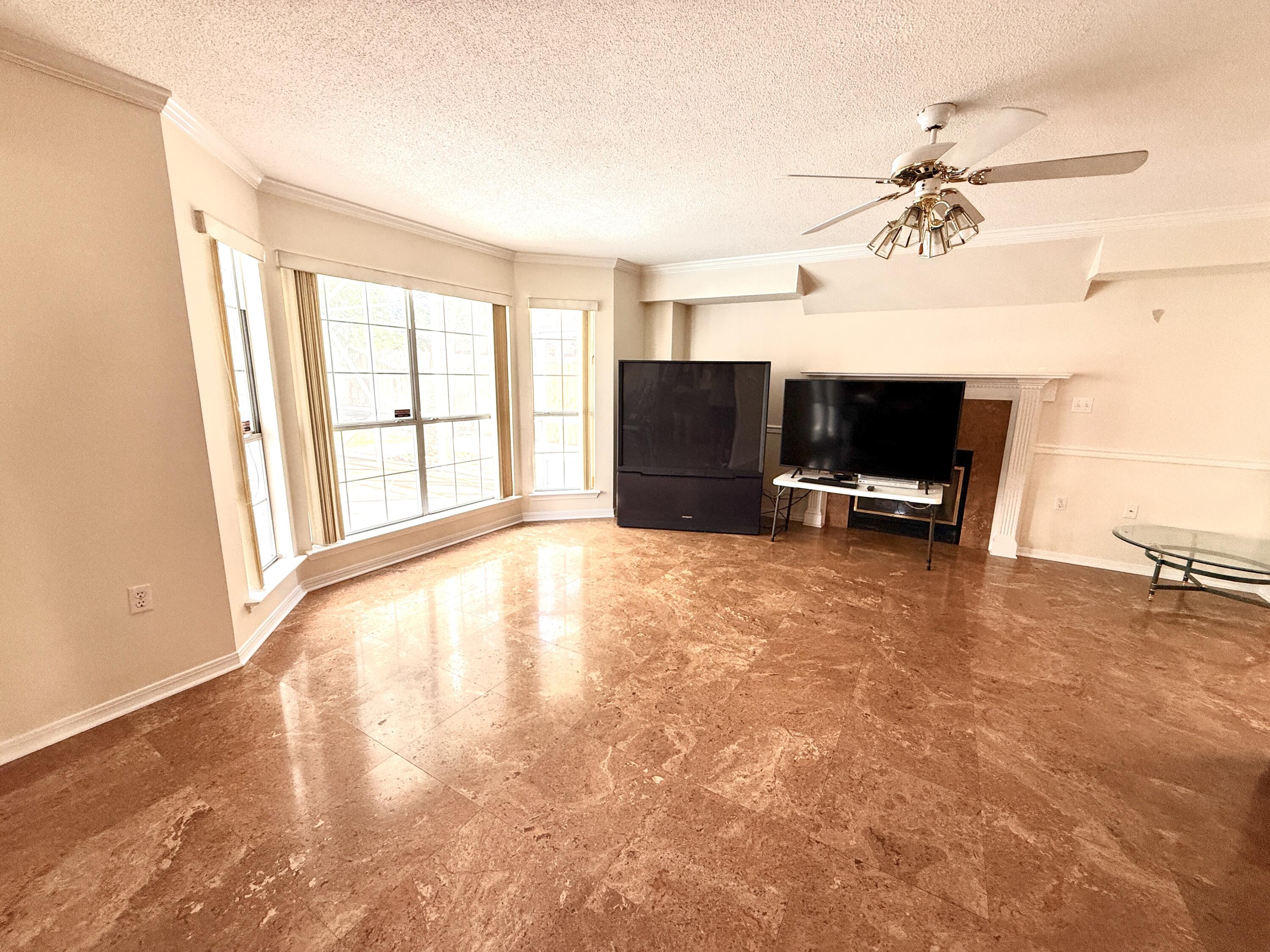 SHALIMAR COMMONS - Residential