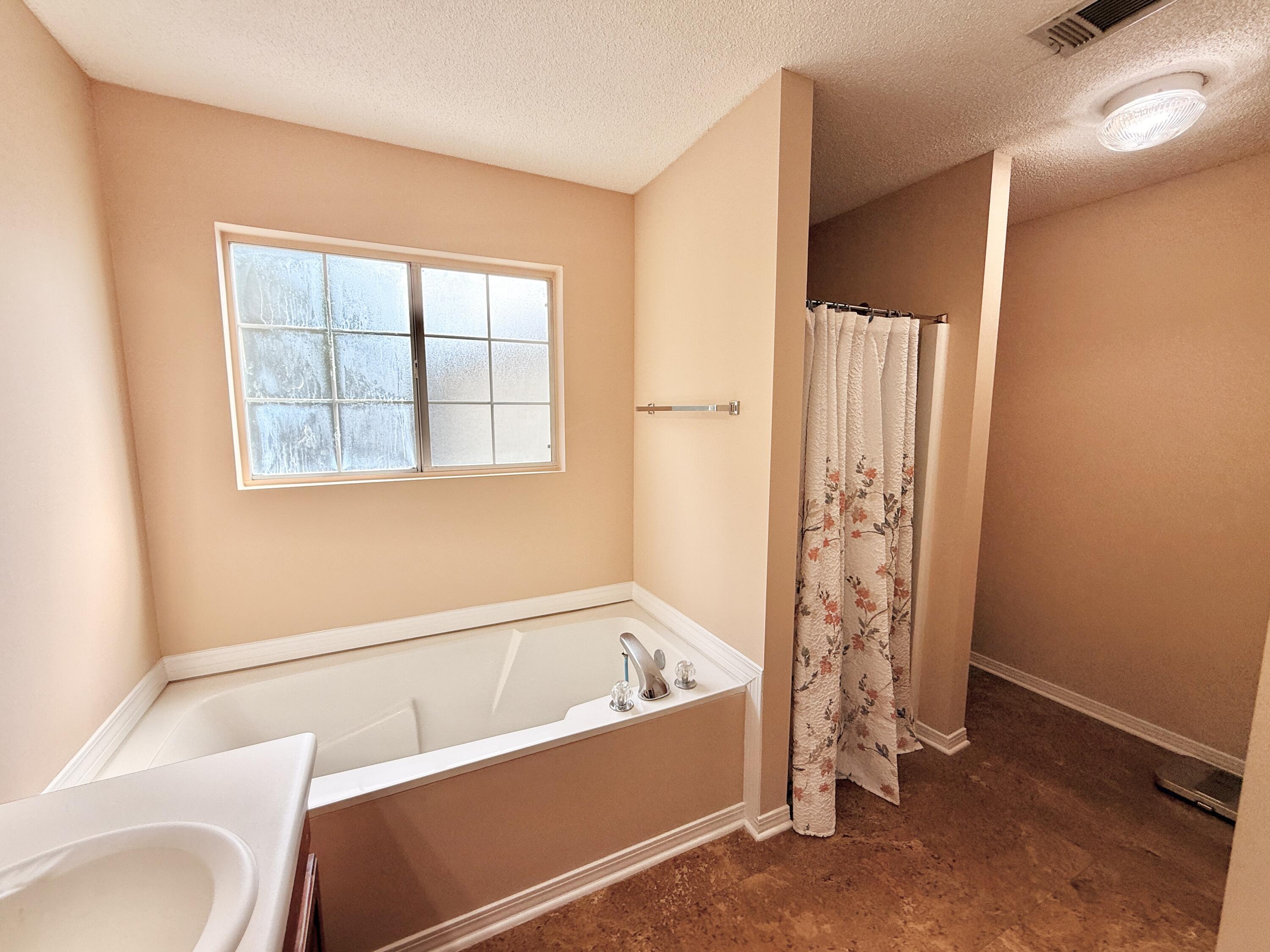 SHALIMAR COMMONS - Residential
