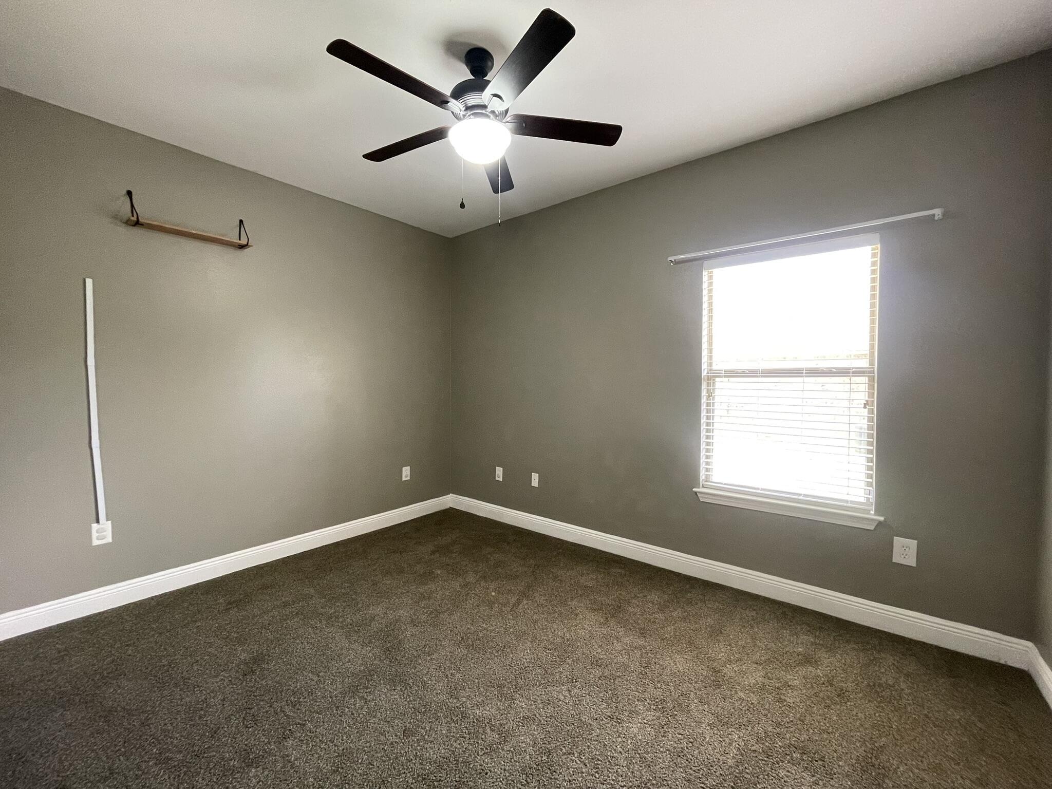 ROLLING RIDGE S/D - Residential Lease