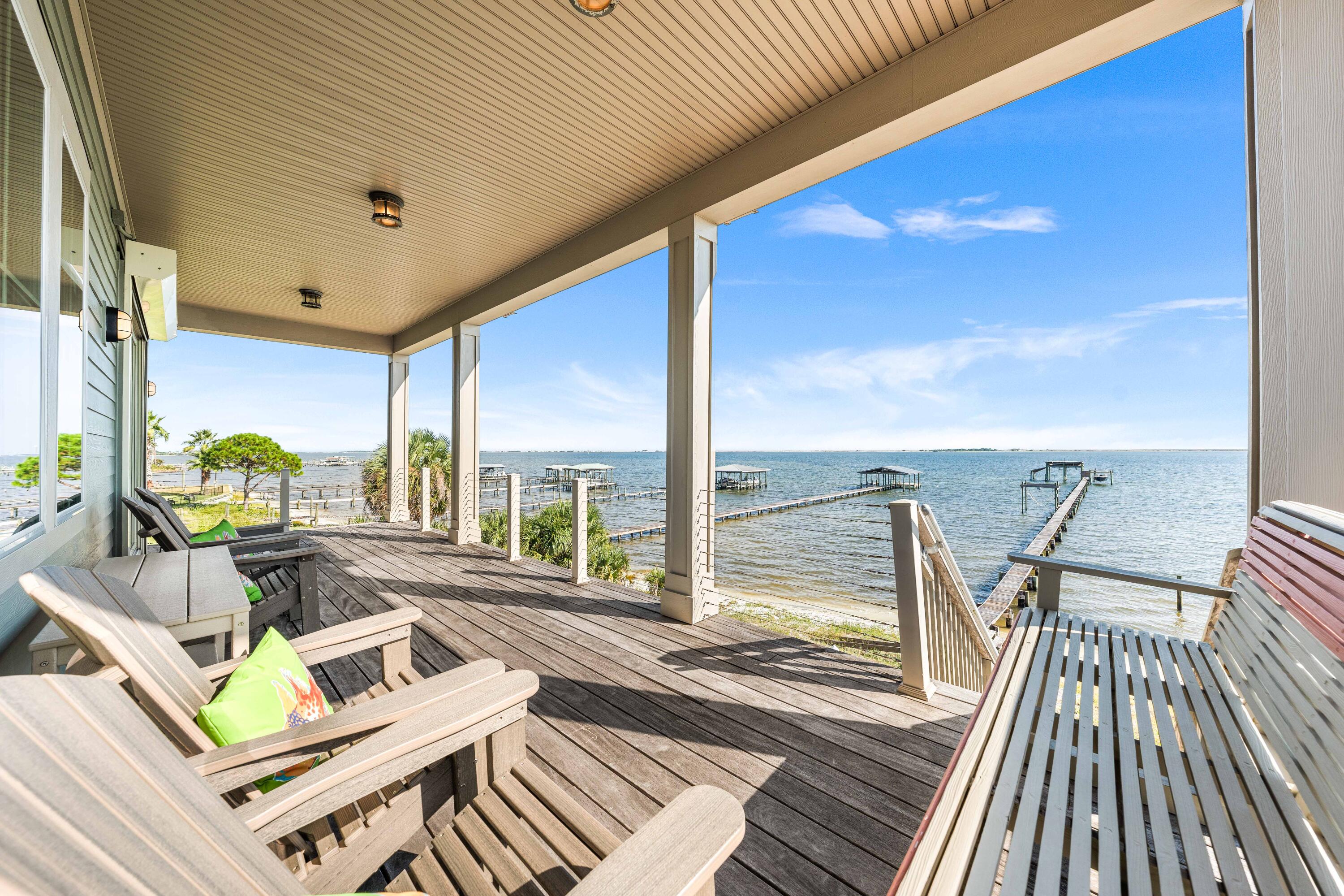 SOUNDSIDE MOORINGS - Residential