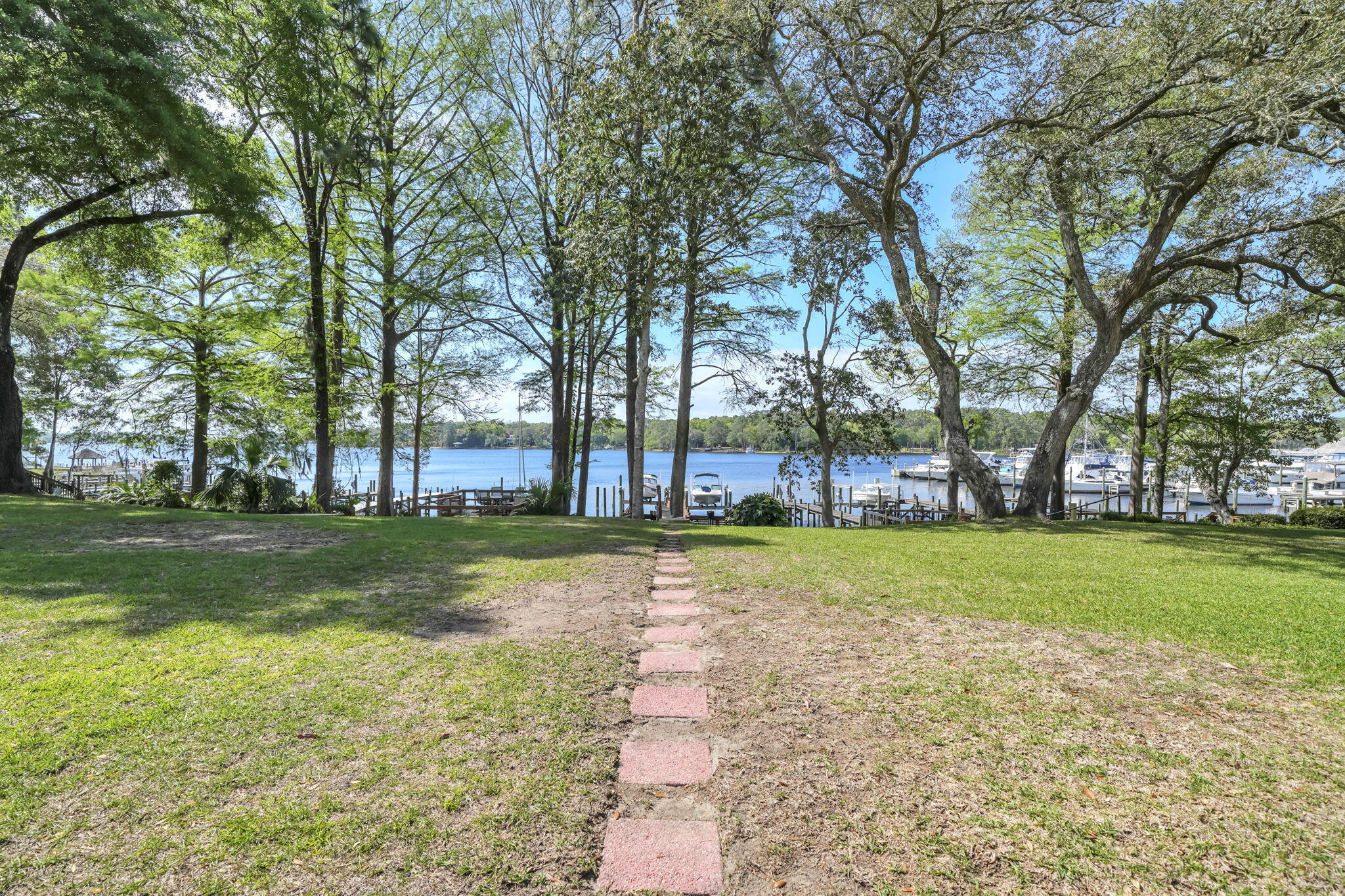 WATER OAKS 2 T/H - Residential