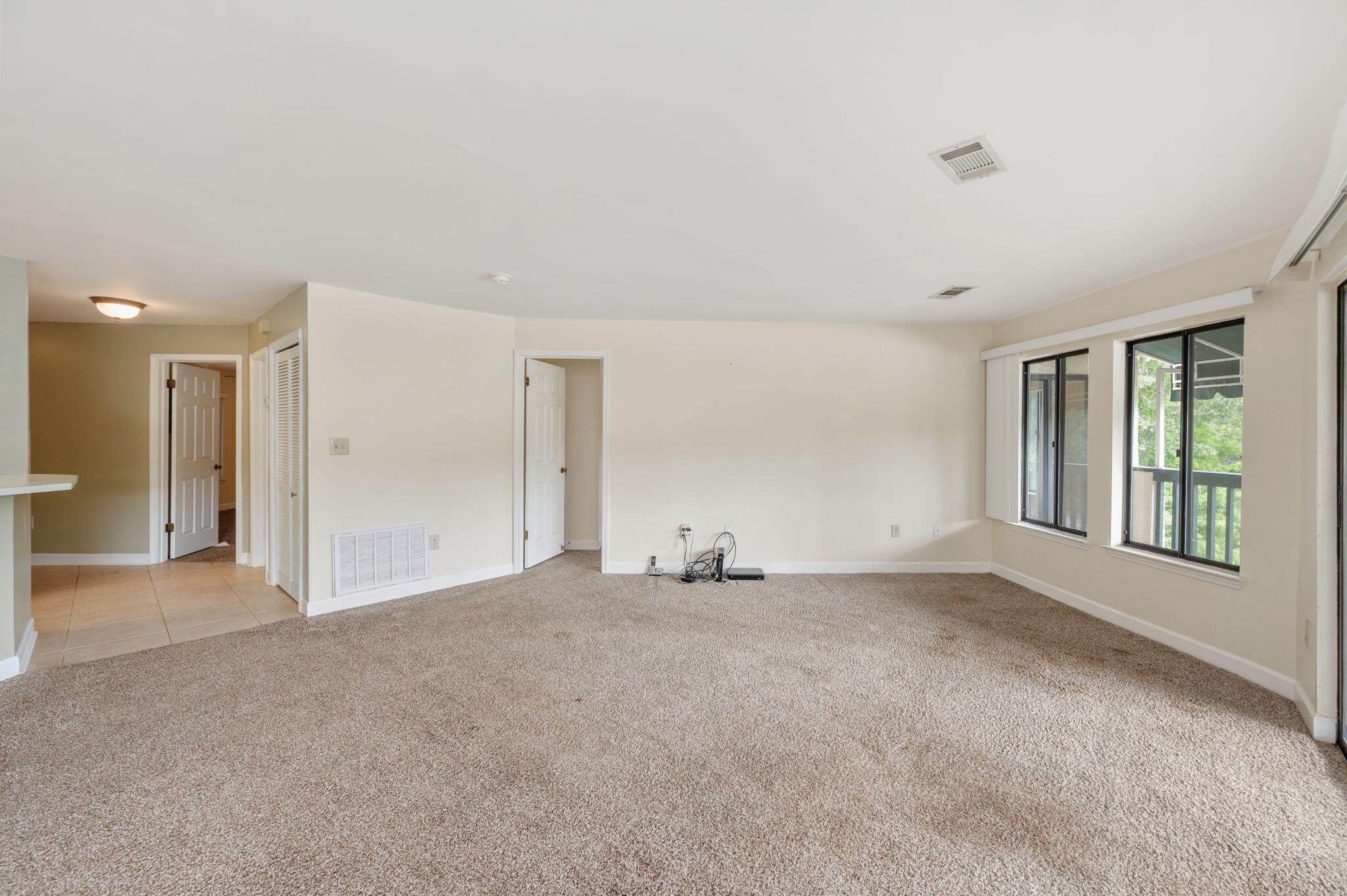 LAKESIDE CONDO AT BLUEWATER BAY - Residential