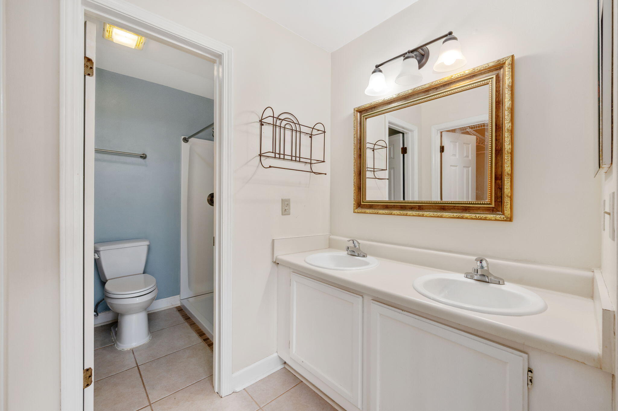 LAKESIDE CONDO AT BLUEWATER BAY - Residential